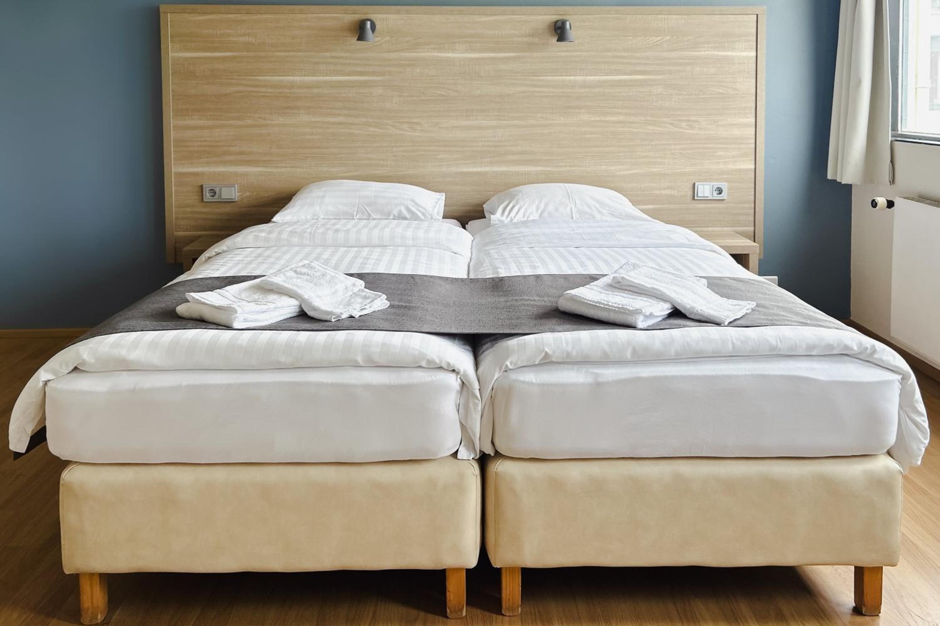Double or Twin Room with Private Bathroom photo 3