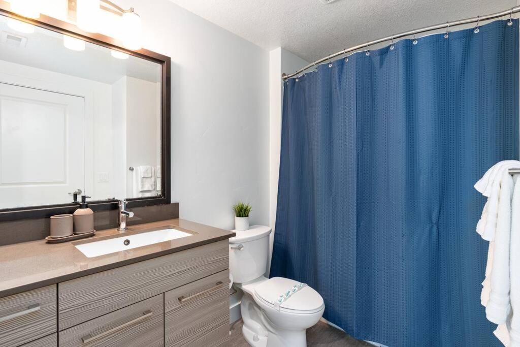 Deluxe One-Bedroom Apartment photo 3