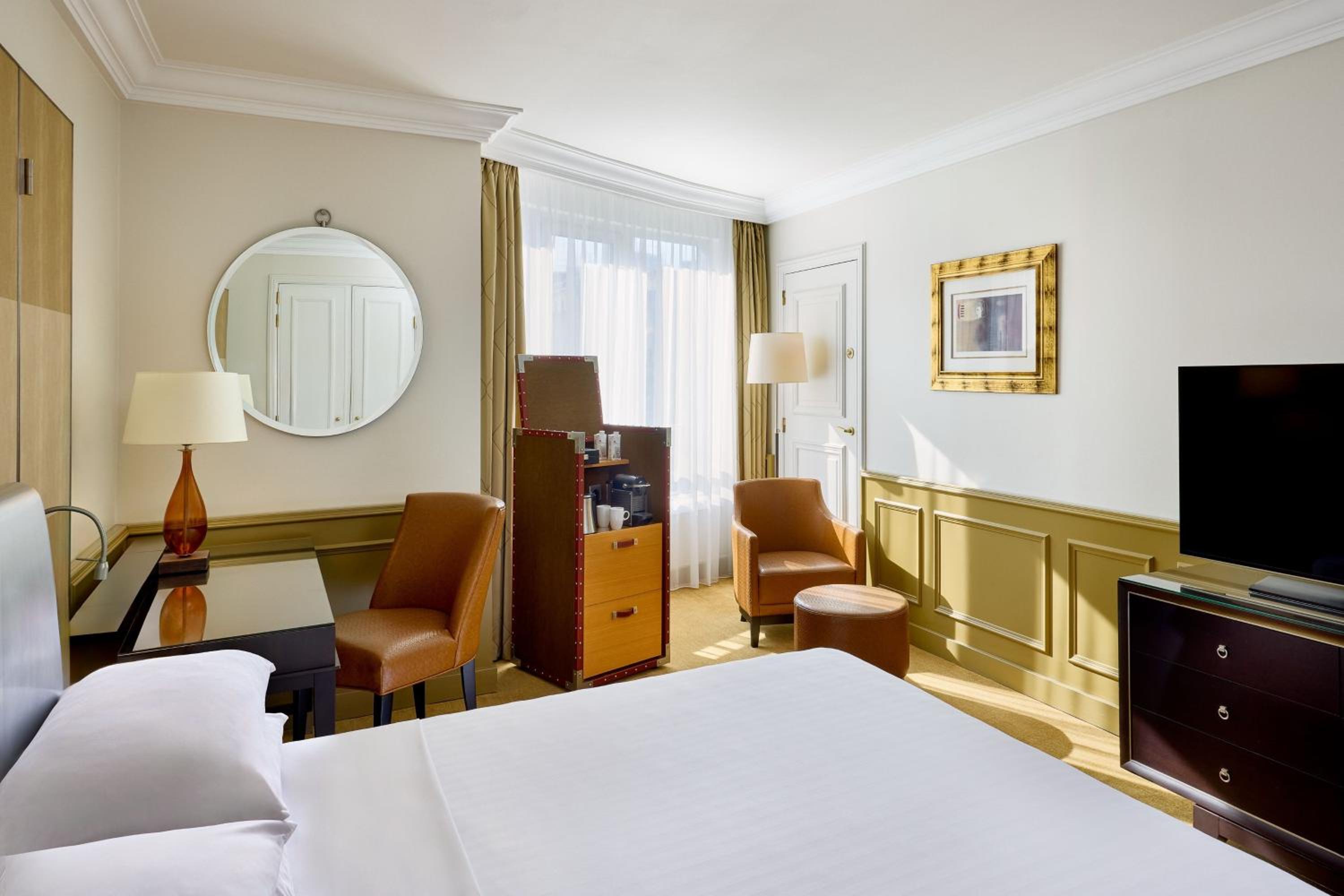 Deluxe King Room