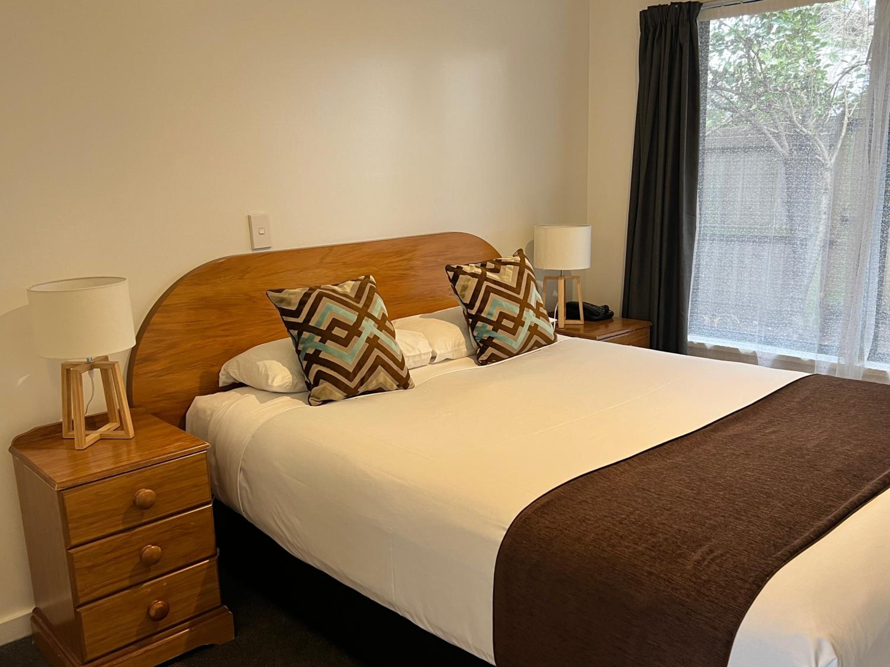 Superior One-Bedroom Apartment with Full Kitchen - Photo 1