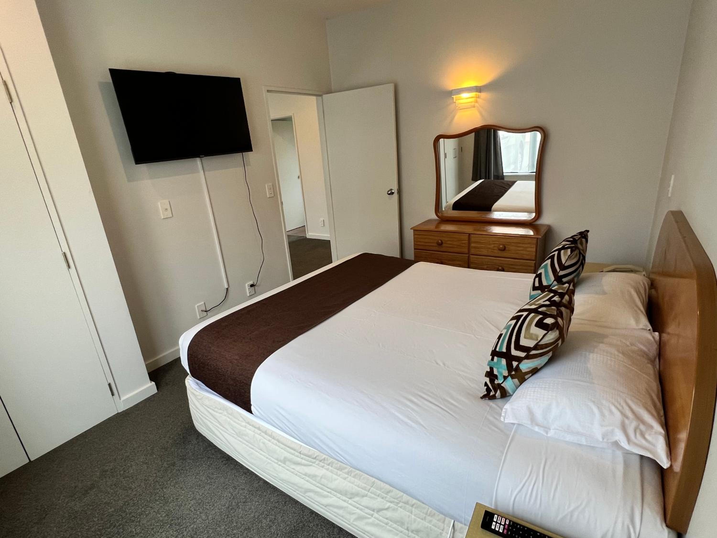 Standard Two-Bedroom Apartment - Photo 5
