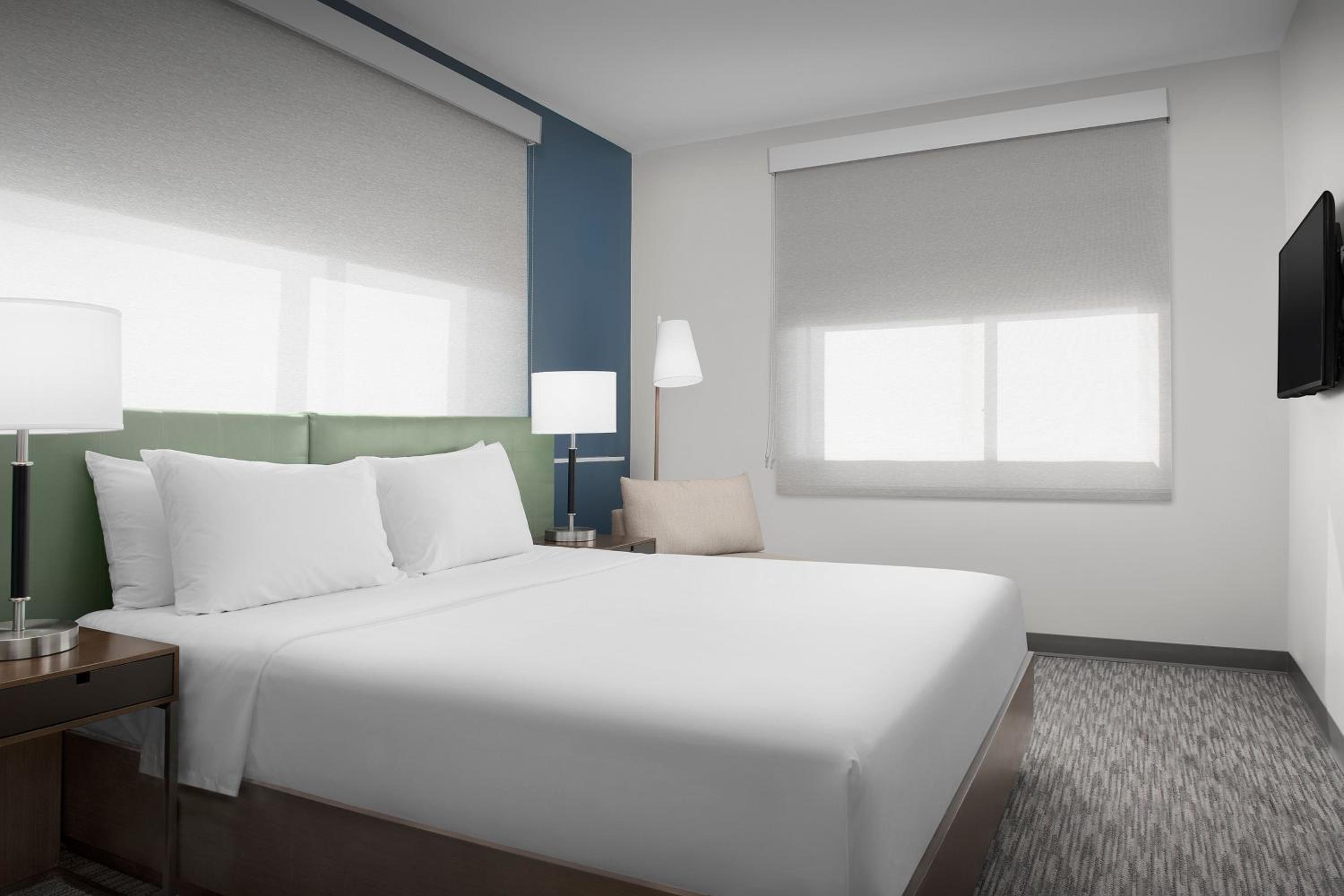 Executive King Suite - Photo 1