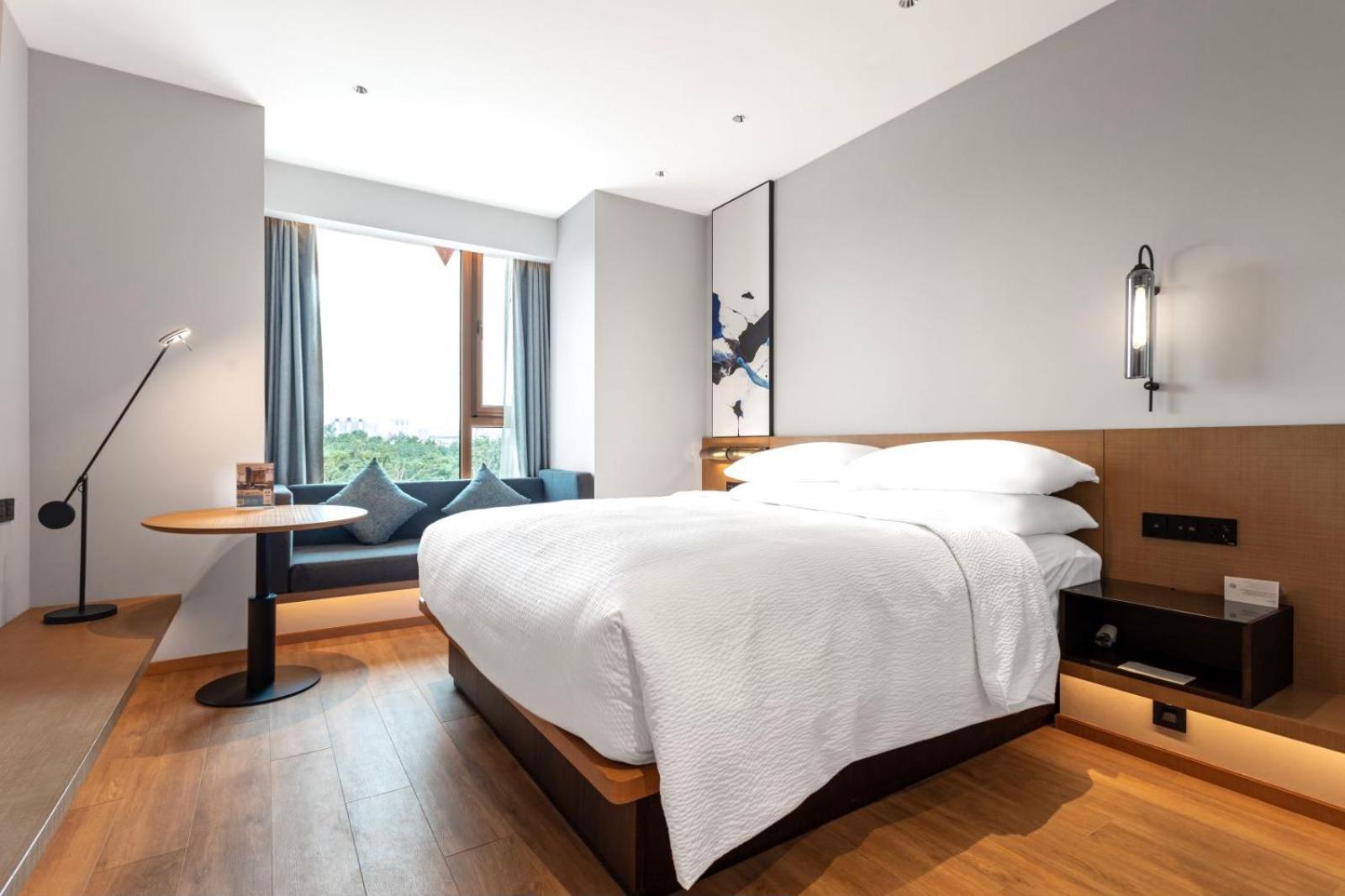 Standard King Room with Garden View photo 3
