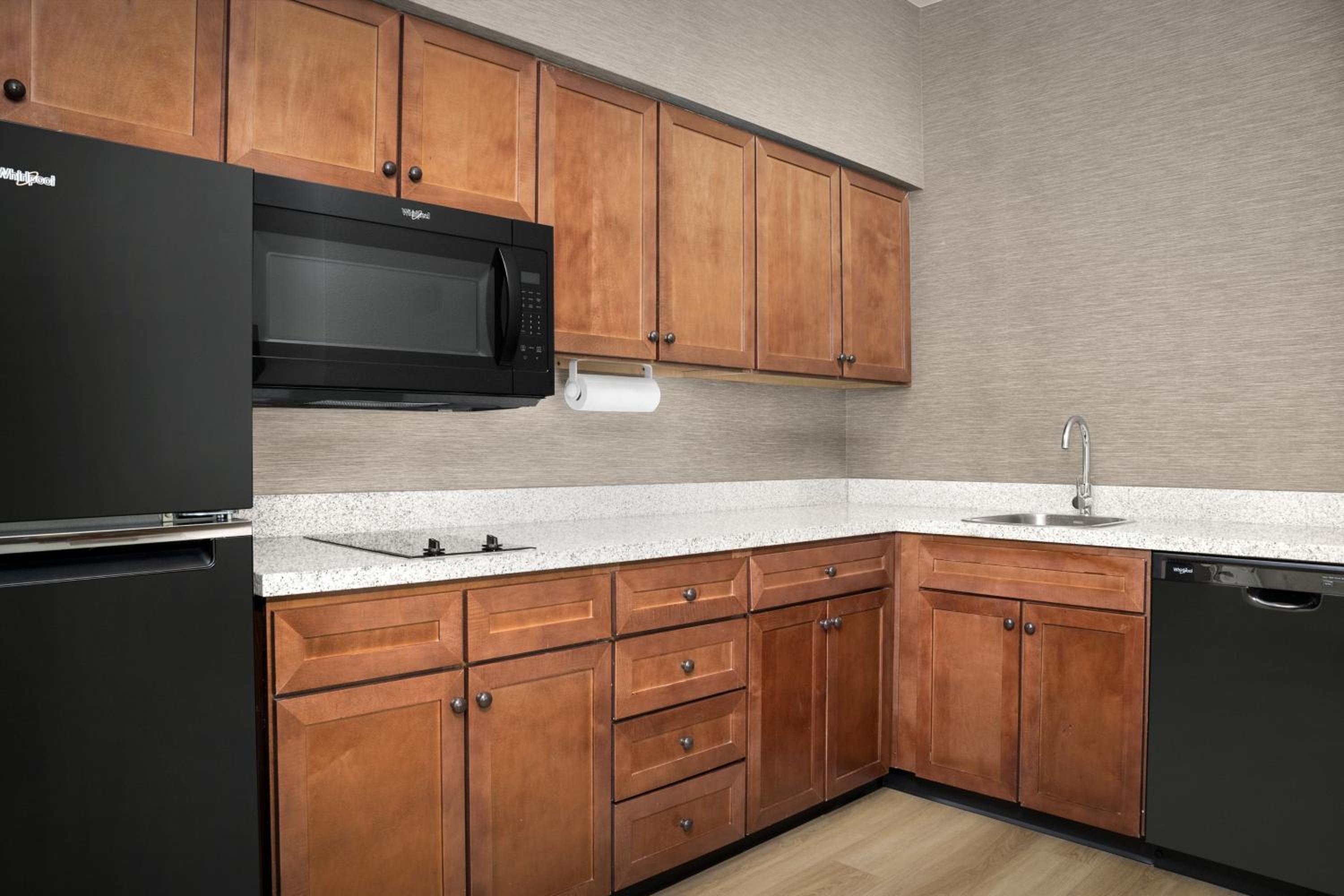 One-Bedroom Queen Suite - Photo 8