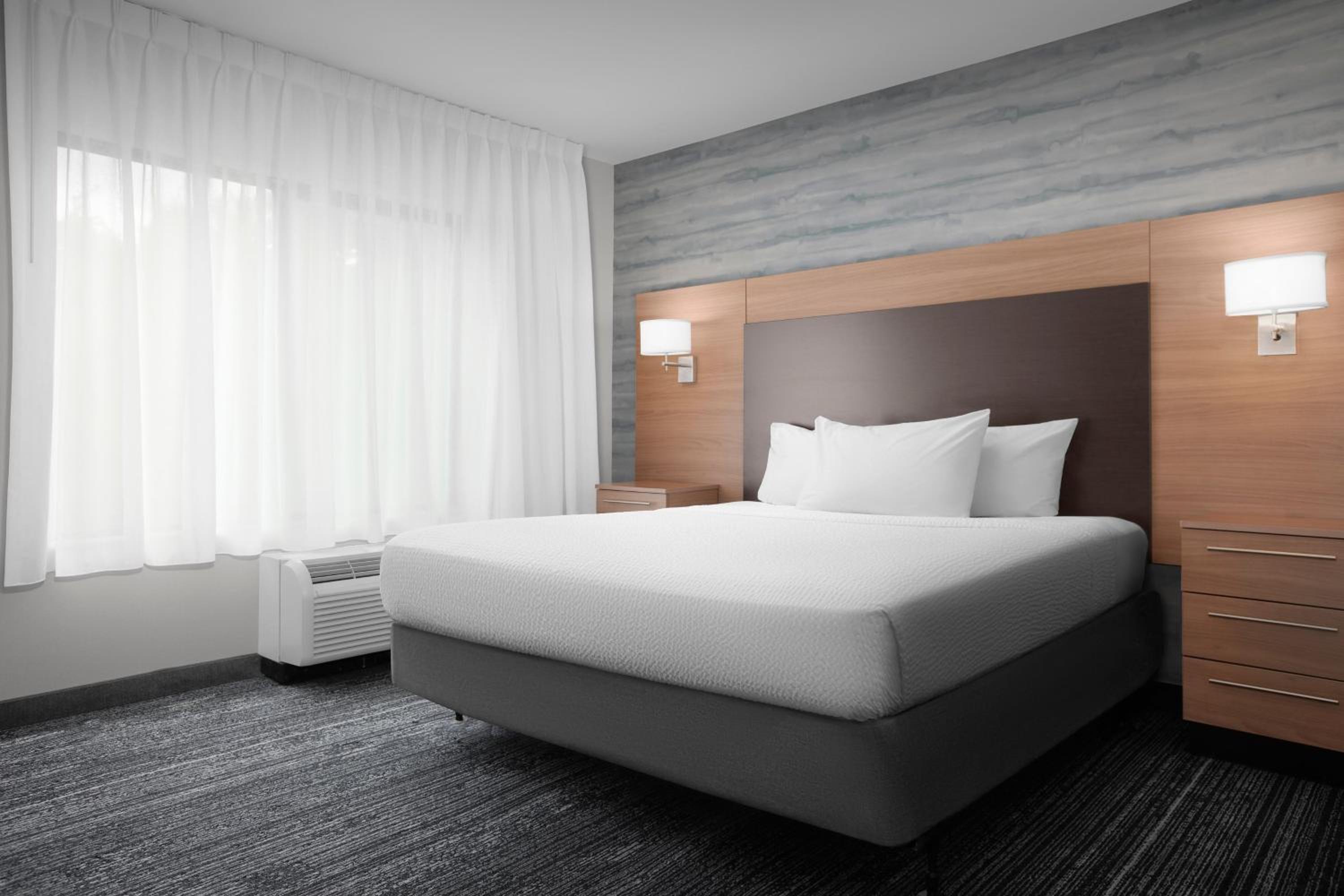 One-Bedroom King Suite - Photo 8