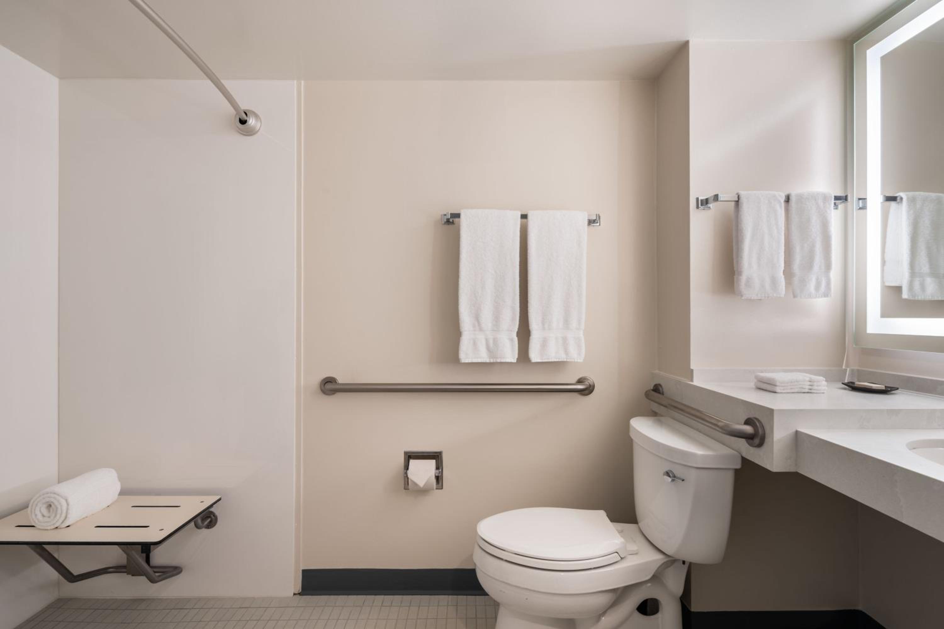 Newly Renovated King Room with Ocean View - Mobility and Hearing Accessible with Transfer Shower