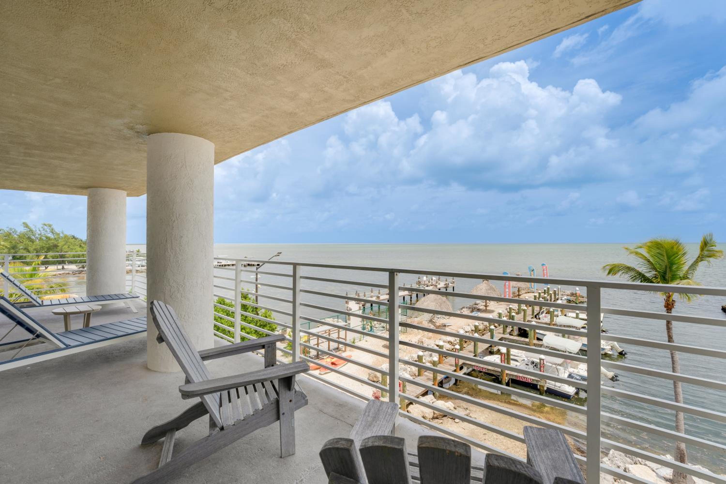 Suite with Ocean View photo 3