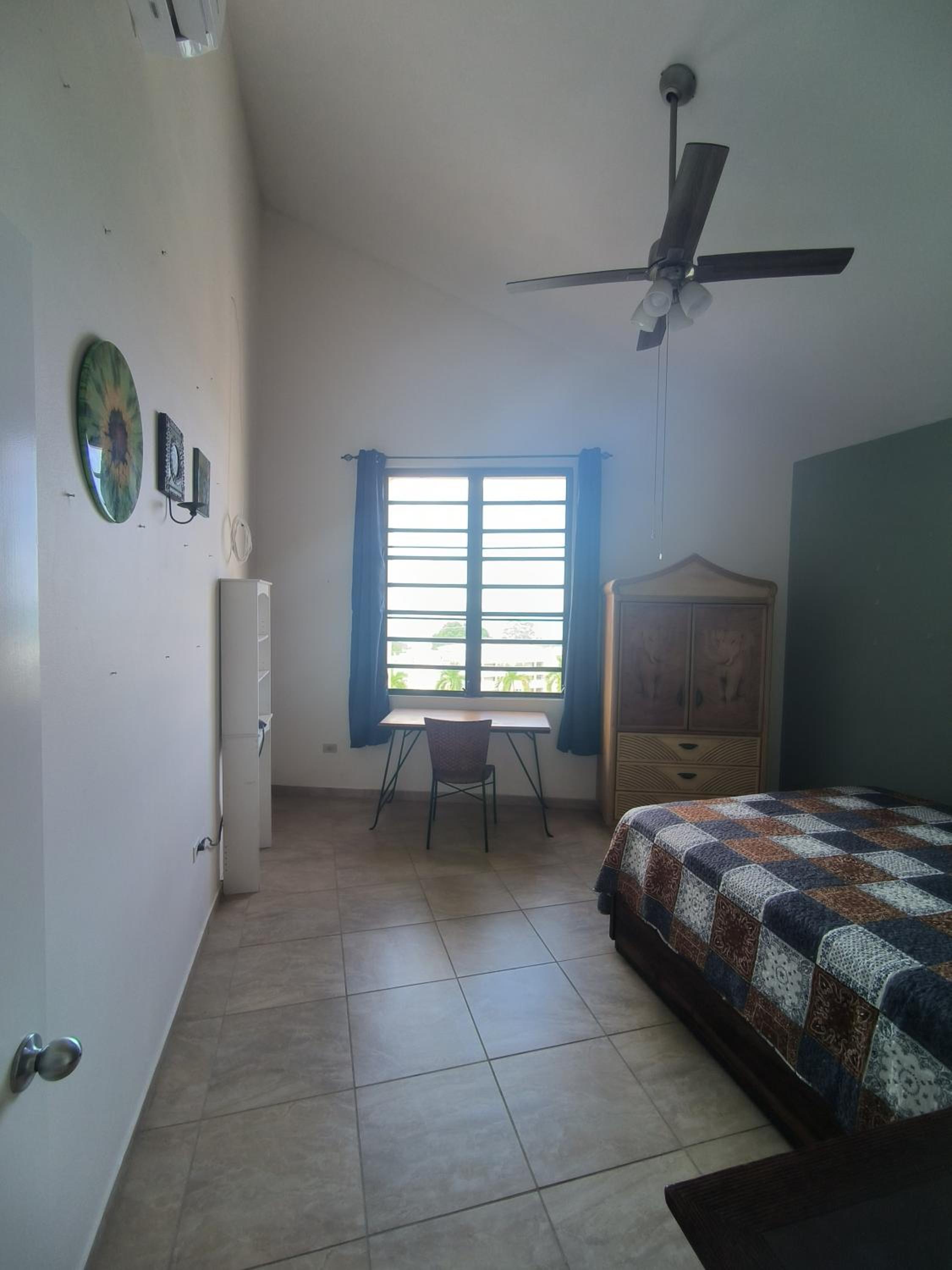 Four-Bedroom House photo 2