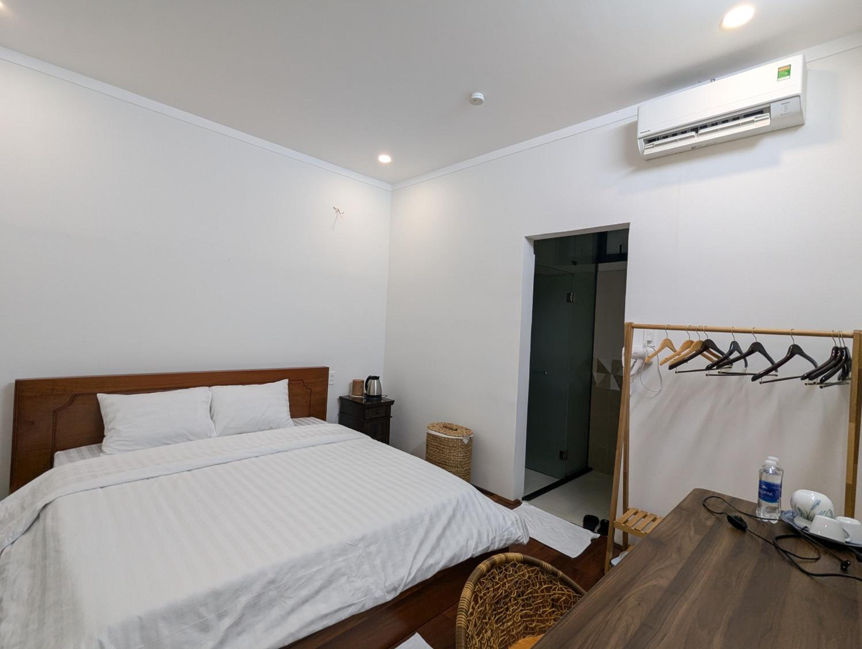 Deluxe Double Room (1 adult + 2 children)