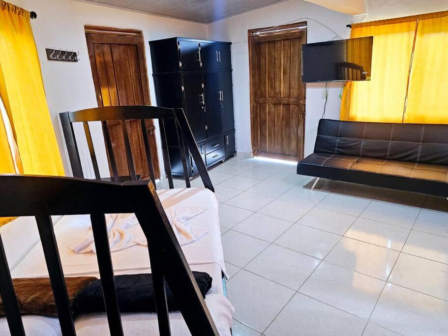 Eight-Bedroom House photo 1