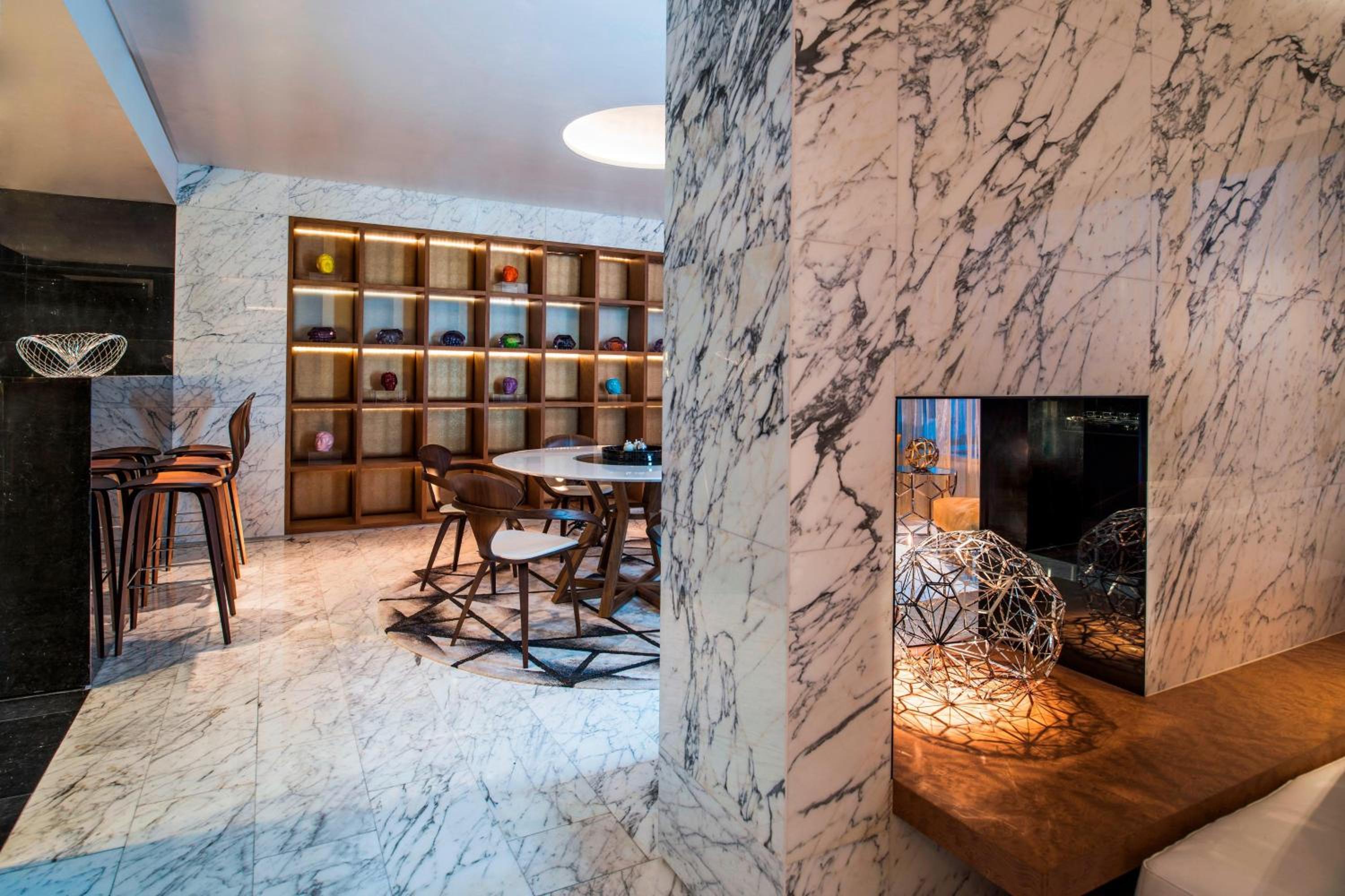 One-Bedroom Presidential Penthouse King Suite - Top Floor thumbnail 5