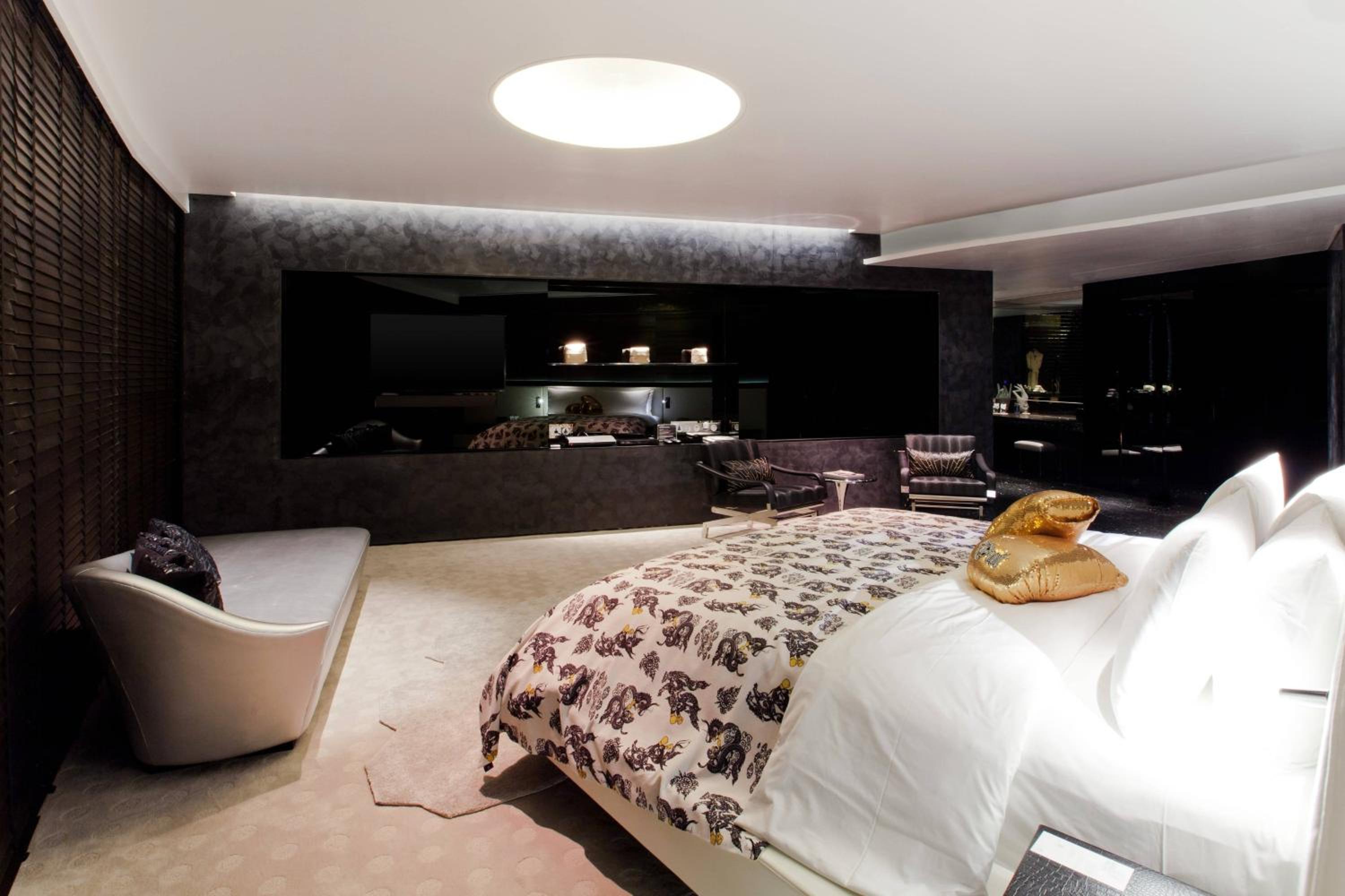 One-Bedroom Vise Preseidential Penthouse King Suite