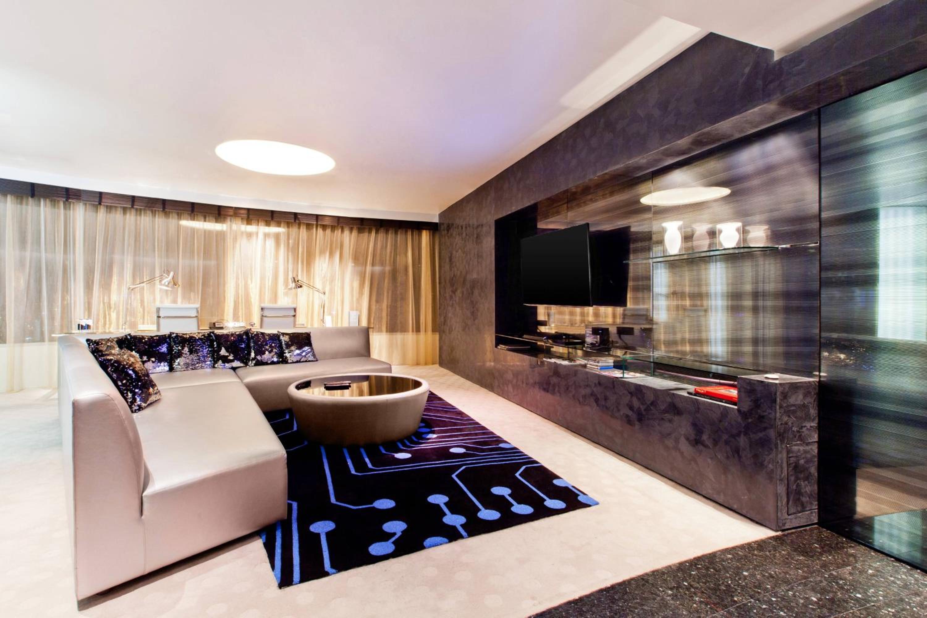 One-Bedroom Vise Preseidential Penthouse King Suite thumbnail 6