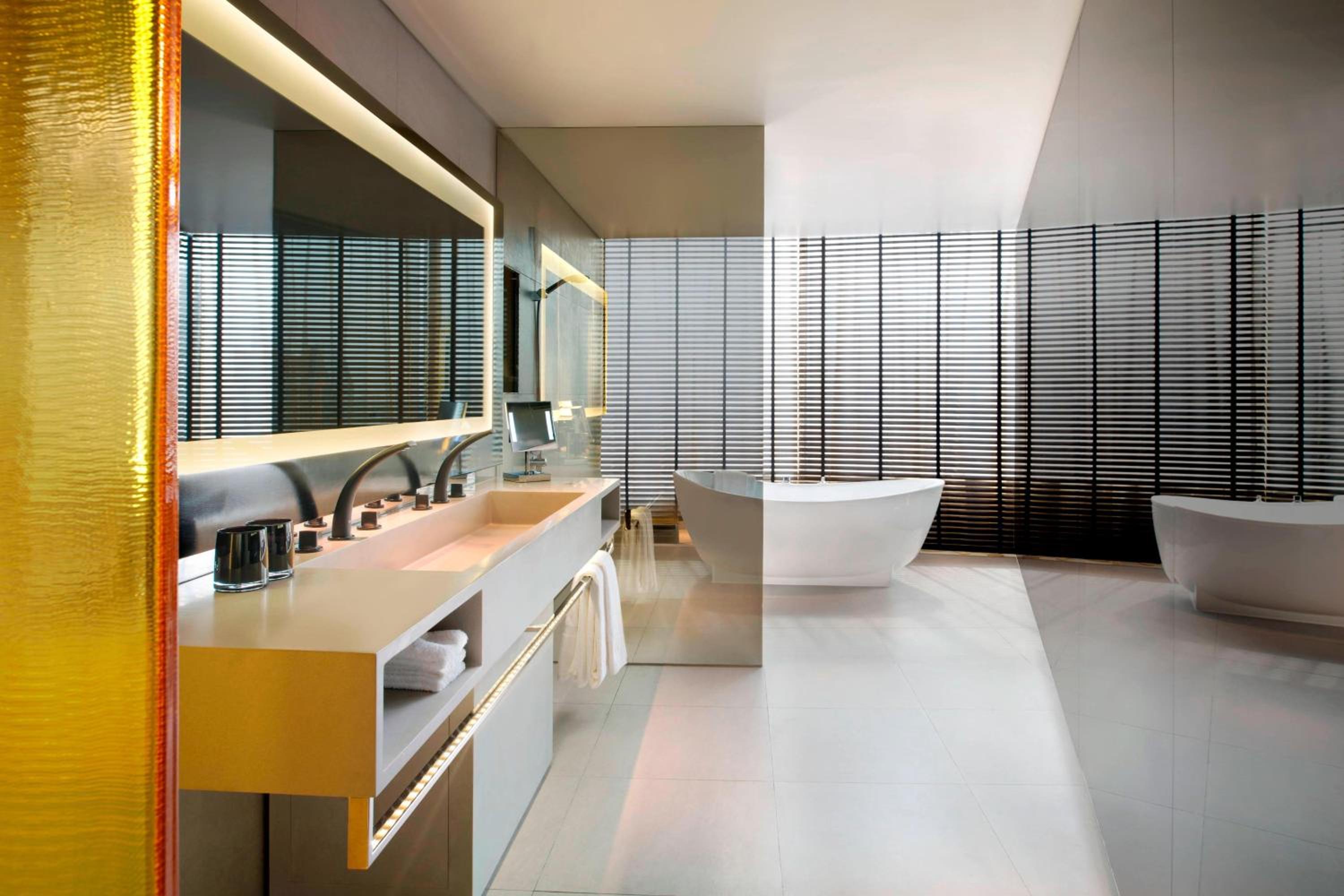 One-Bedroom King Studio Suite - High Floor