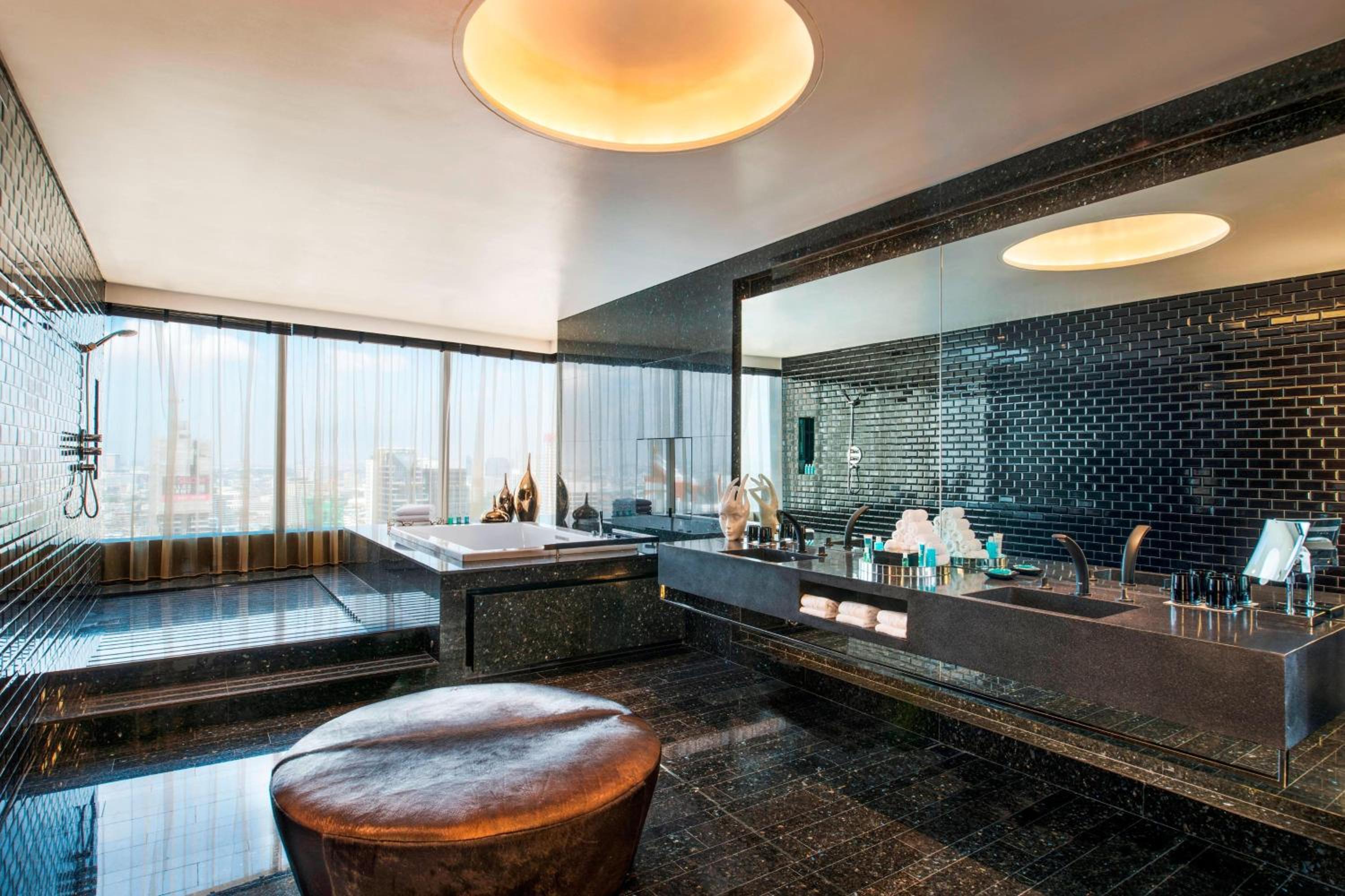 One-Bedroom Vise Preseidential Penthouse King Suite thumbnail 6