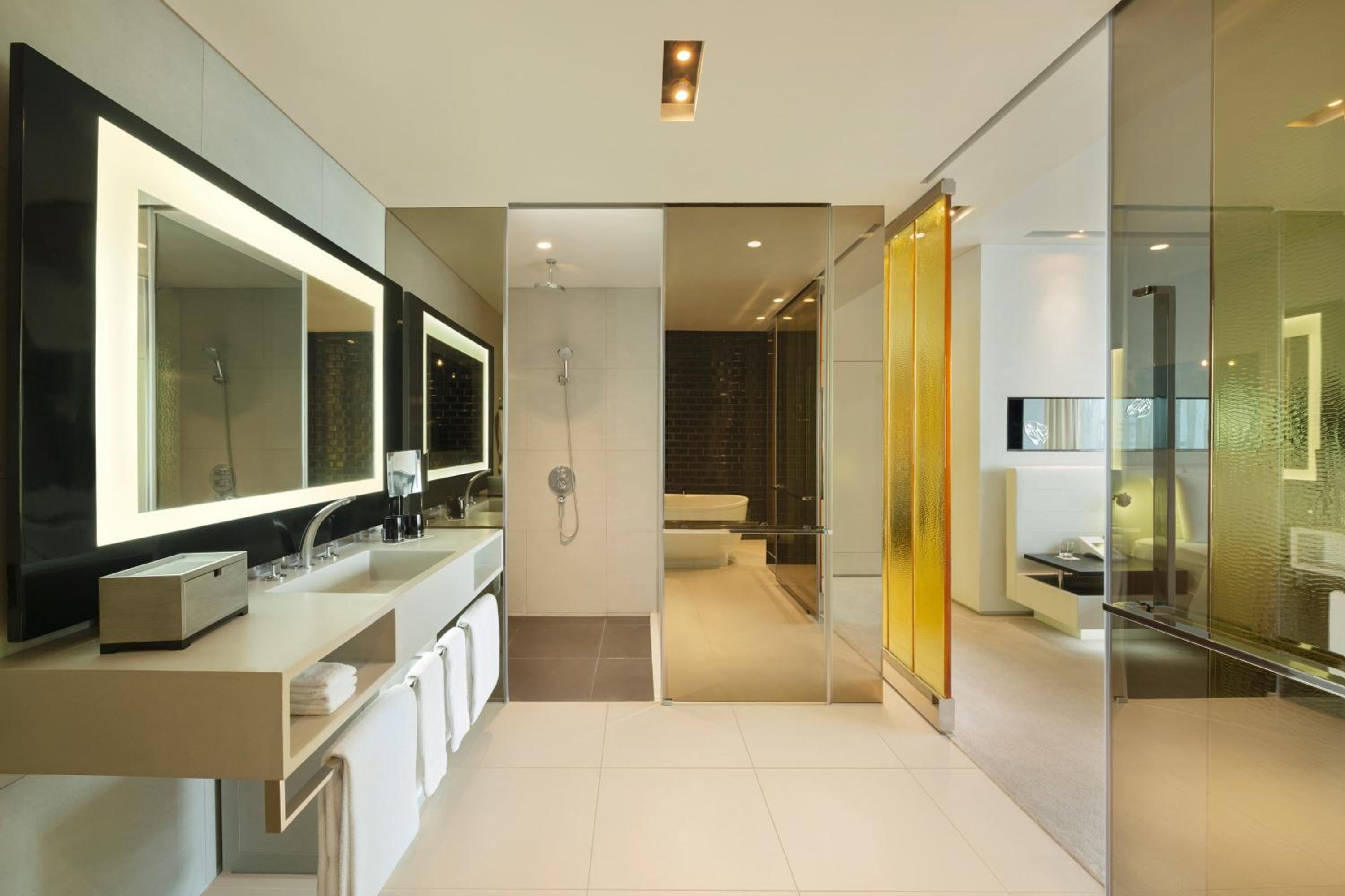 One-Bedroom Urban King Suite - High Floor
