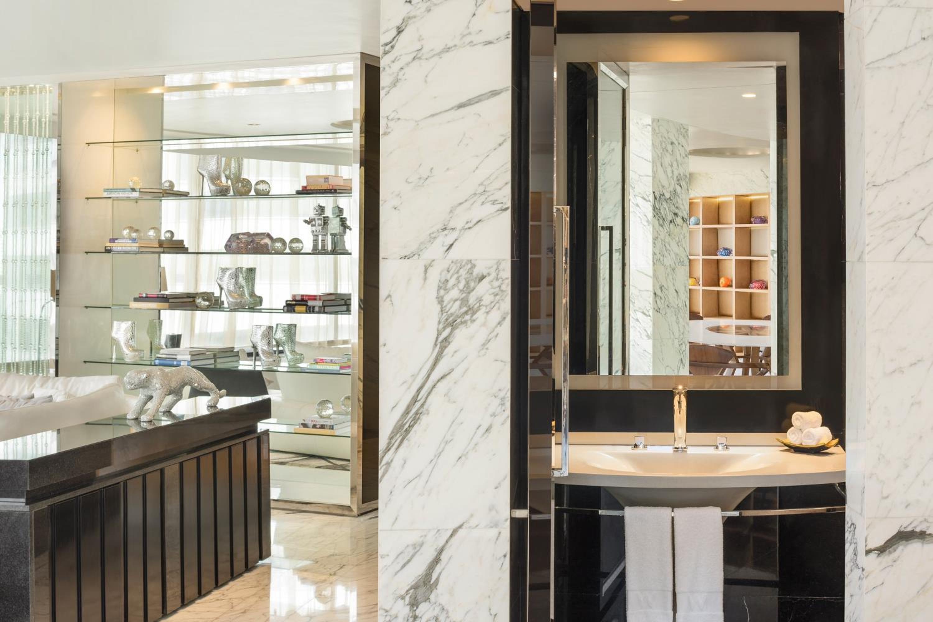 One-Bedroom Presidential Penthouse King Suite - Top Floor