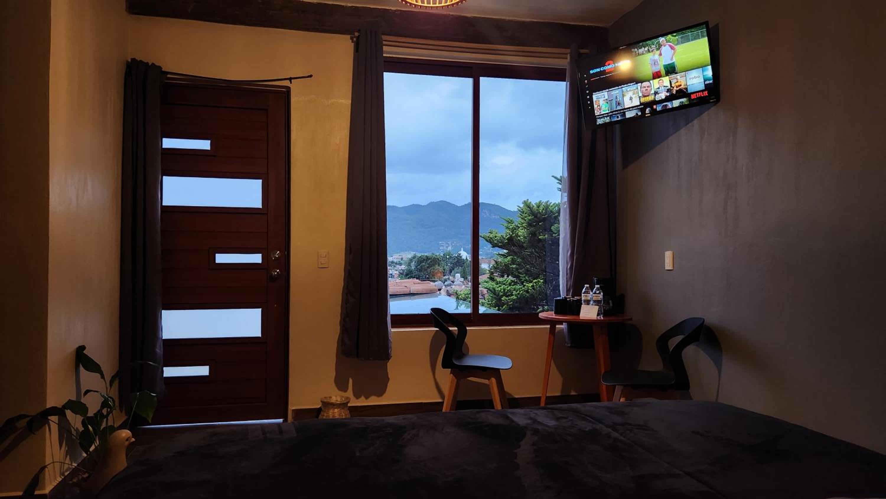 Superior King Room - Photo 6