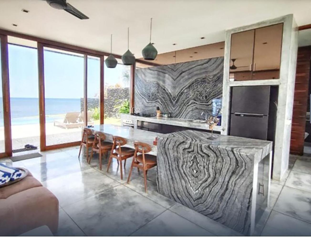 Villa - Beach Front photo 2