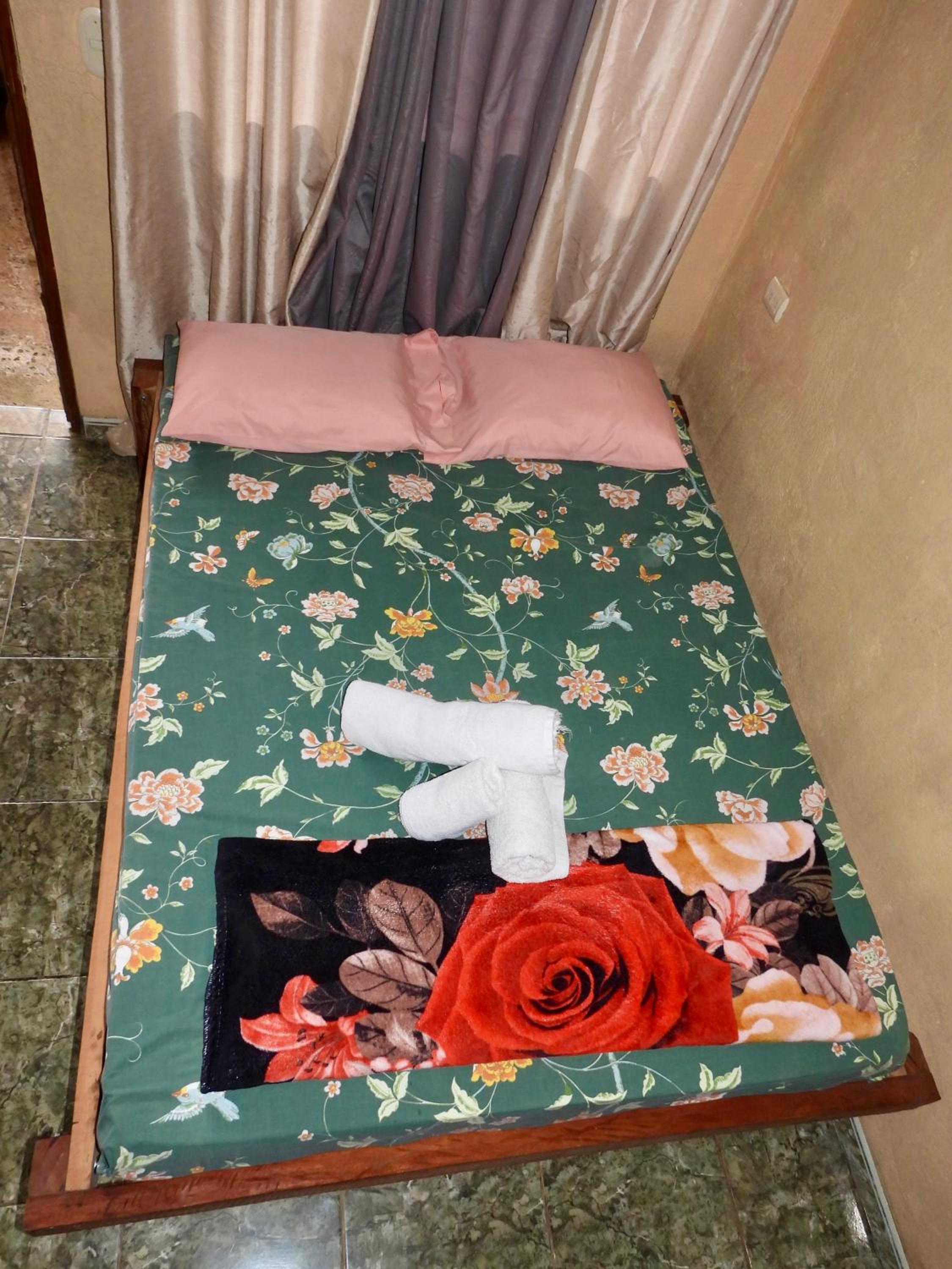 Small Twin Room photo 2