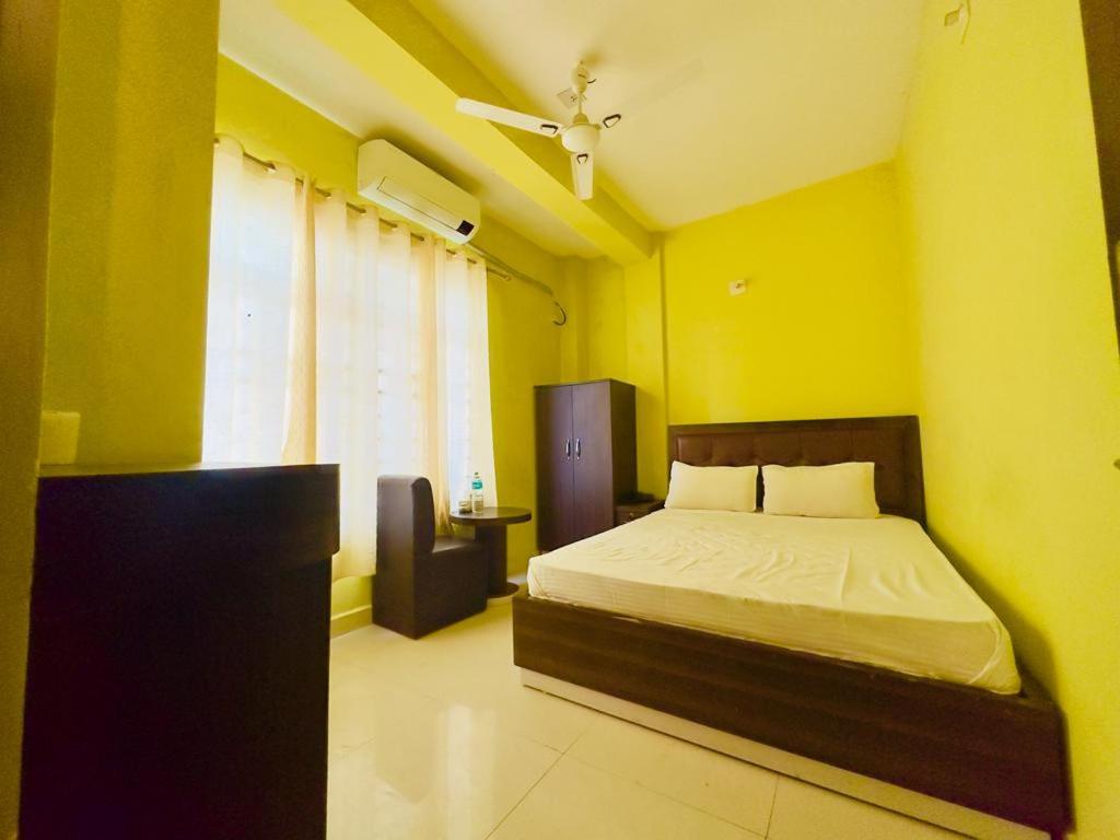 Deluxe Double Room (2 Adults + 1 Child)