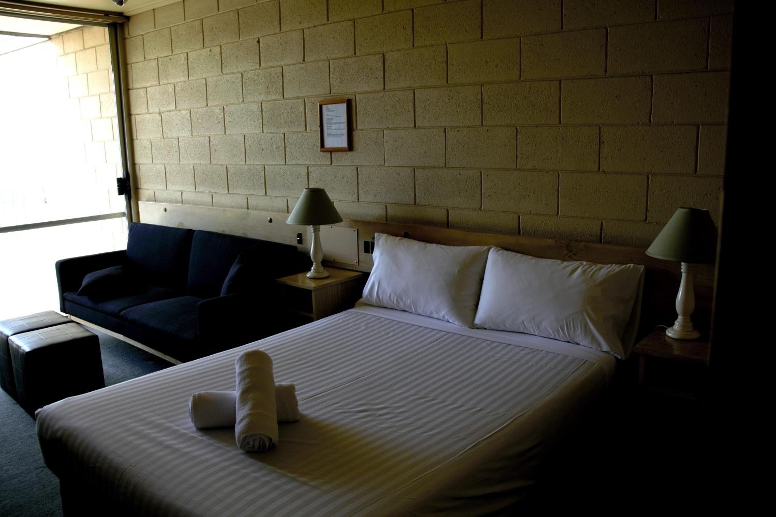 Superior Queen Twin Suite photo 2