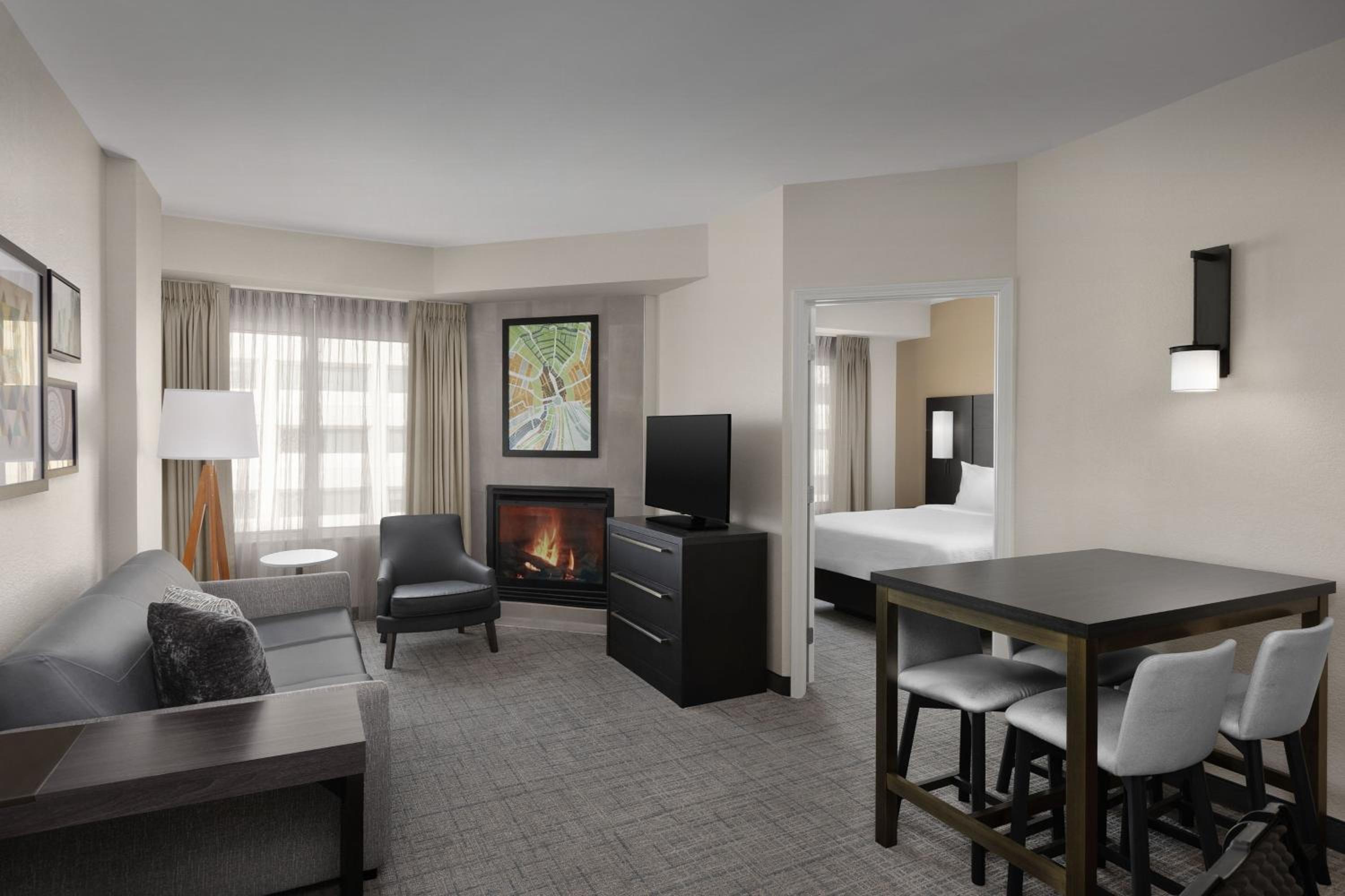 Two-Bedroom Suite with Fire Place - Photo 1