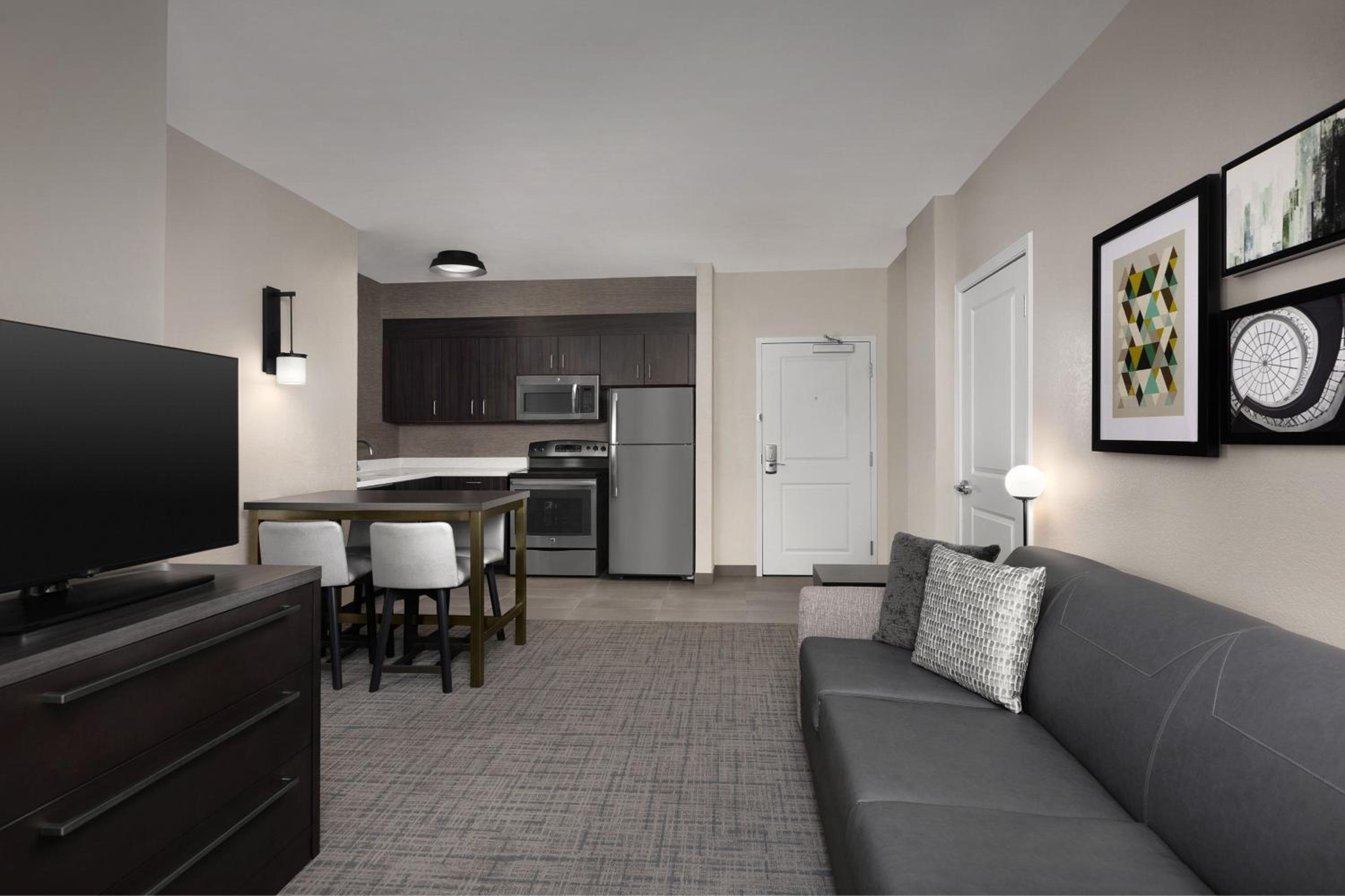Two-Bedroom Suite with Fire Place - Photo 6