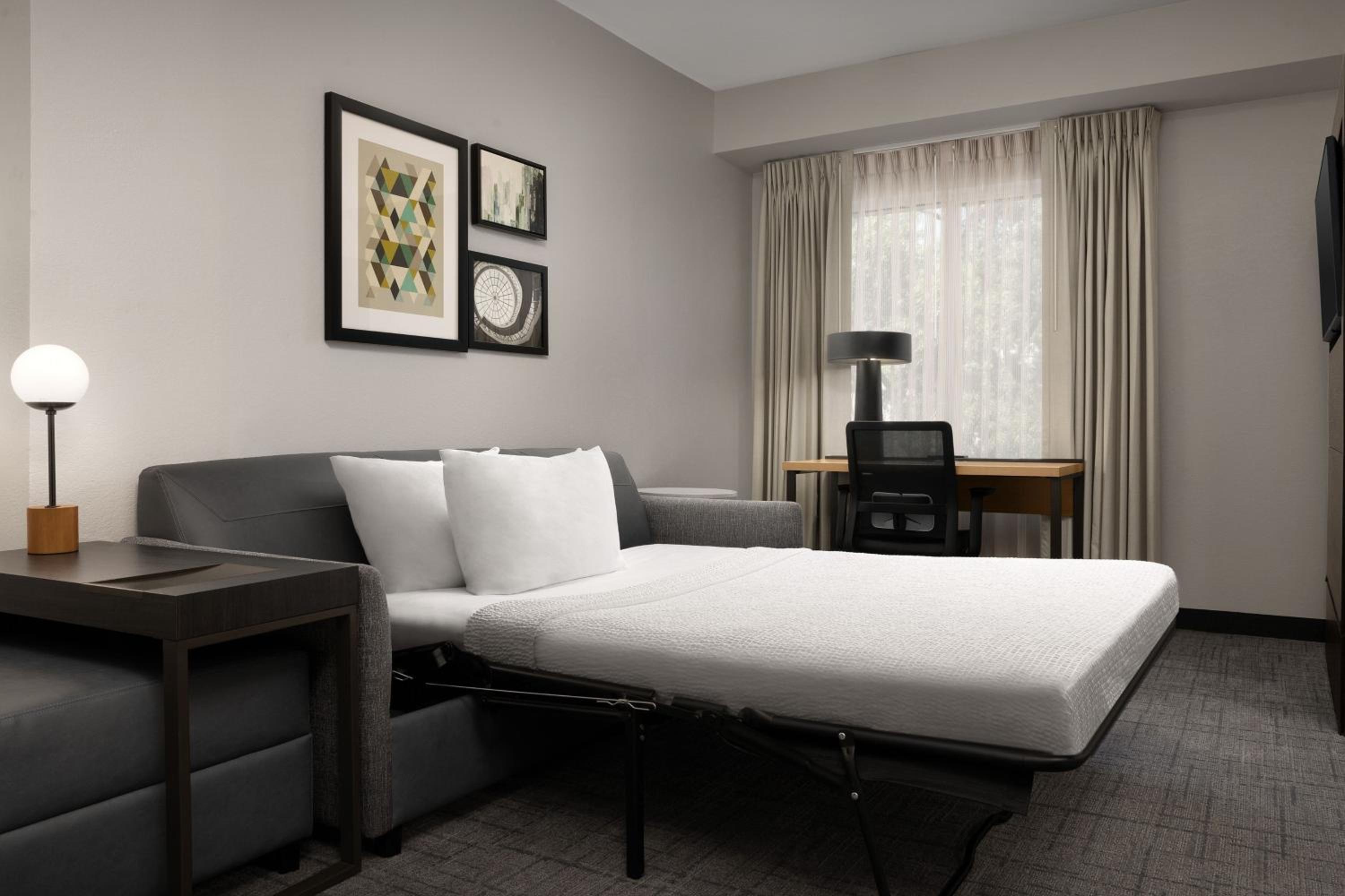 King Studio with Sofa Bed - Photo 4
