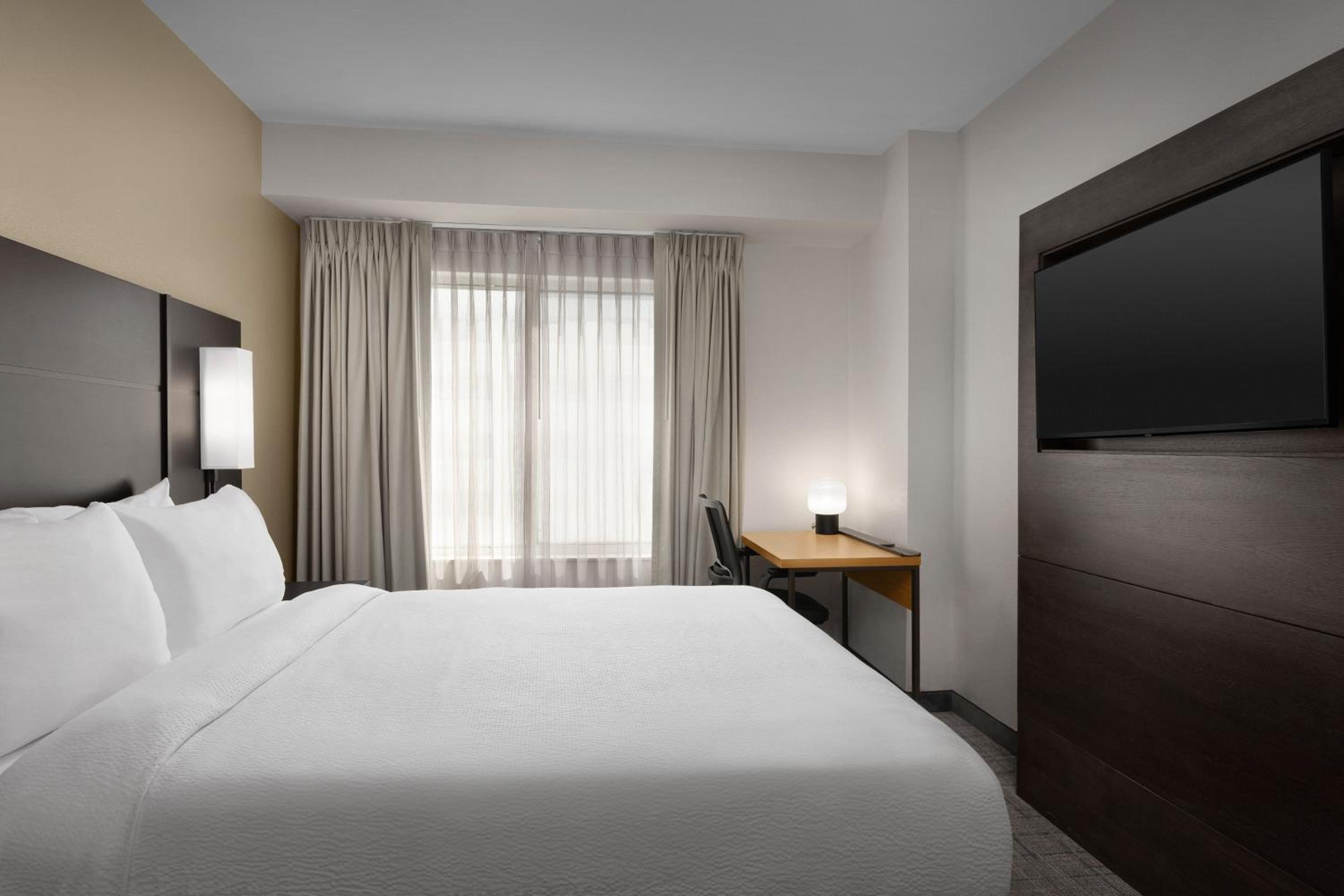 Two-Bedroom Suite with Fire Place - Photo 2