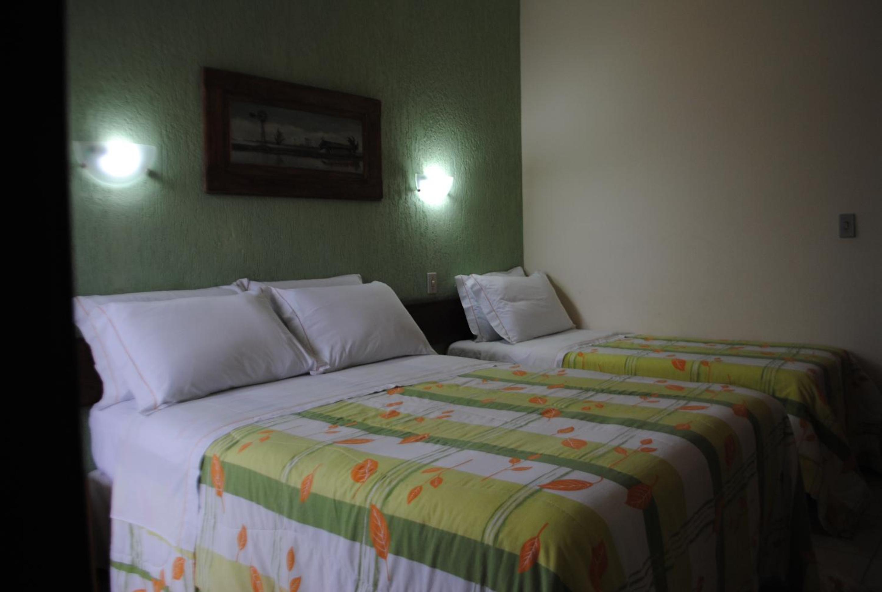 Standard Double Room - Photo 8