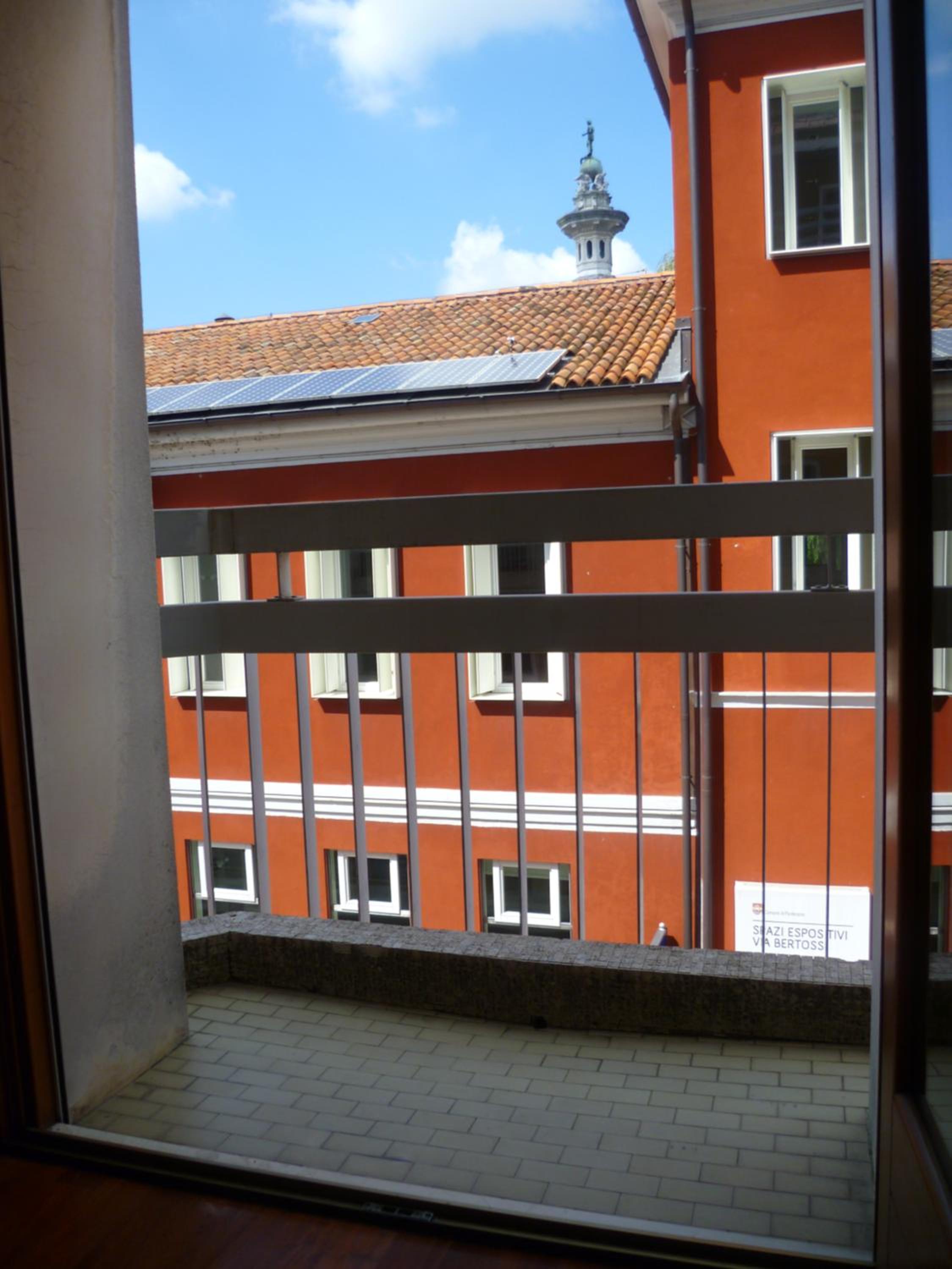 Twin Room - Photo 17