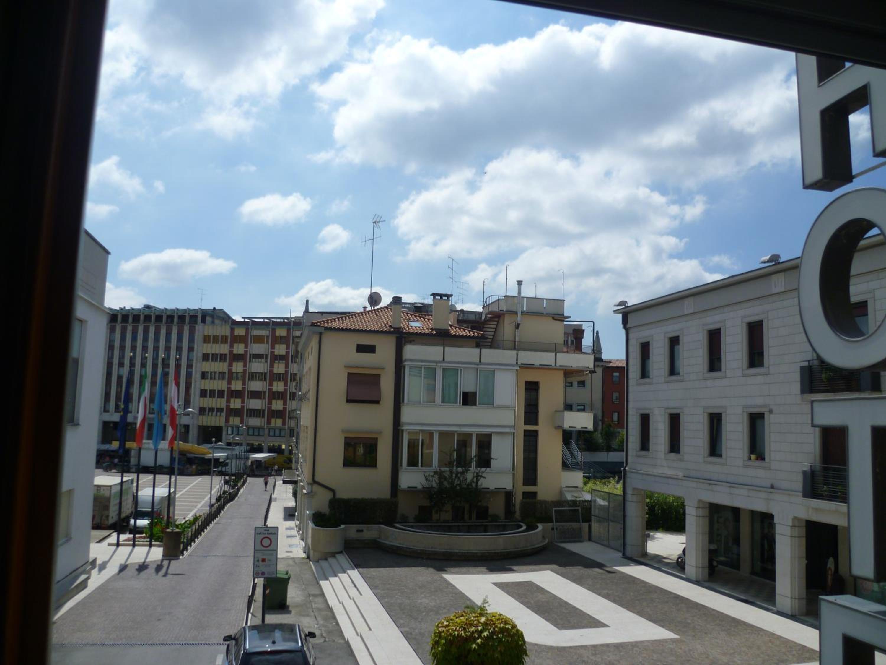 Suite - Photo 24