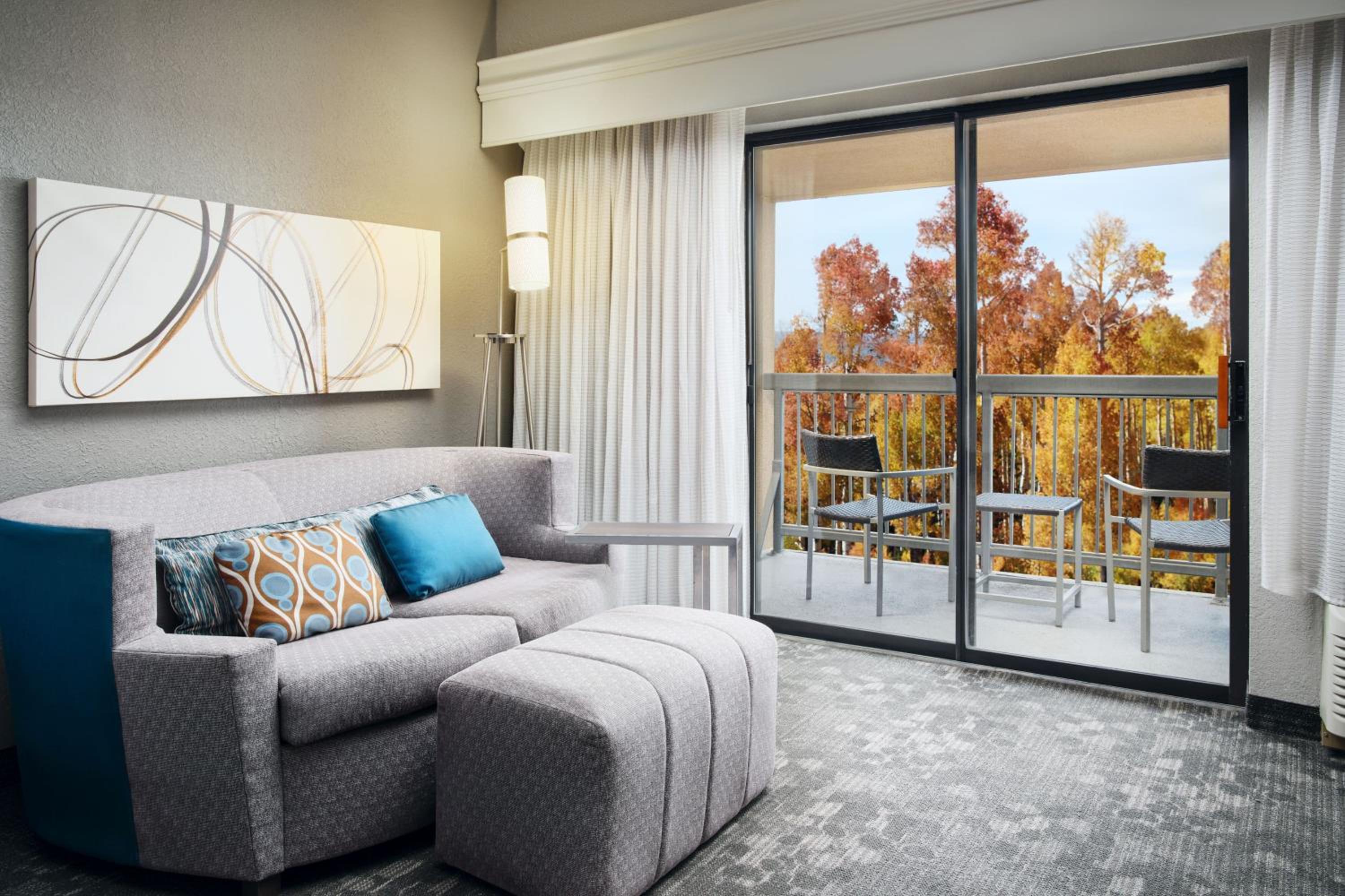 King Room with Sofa Bed and Balcony - Photo 3