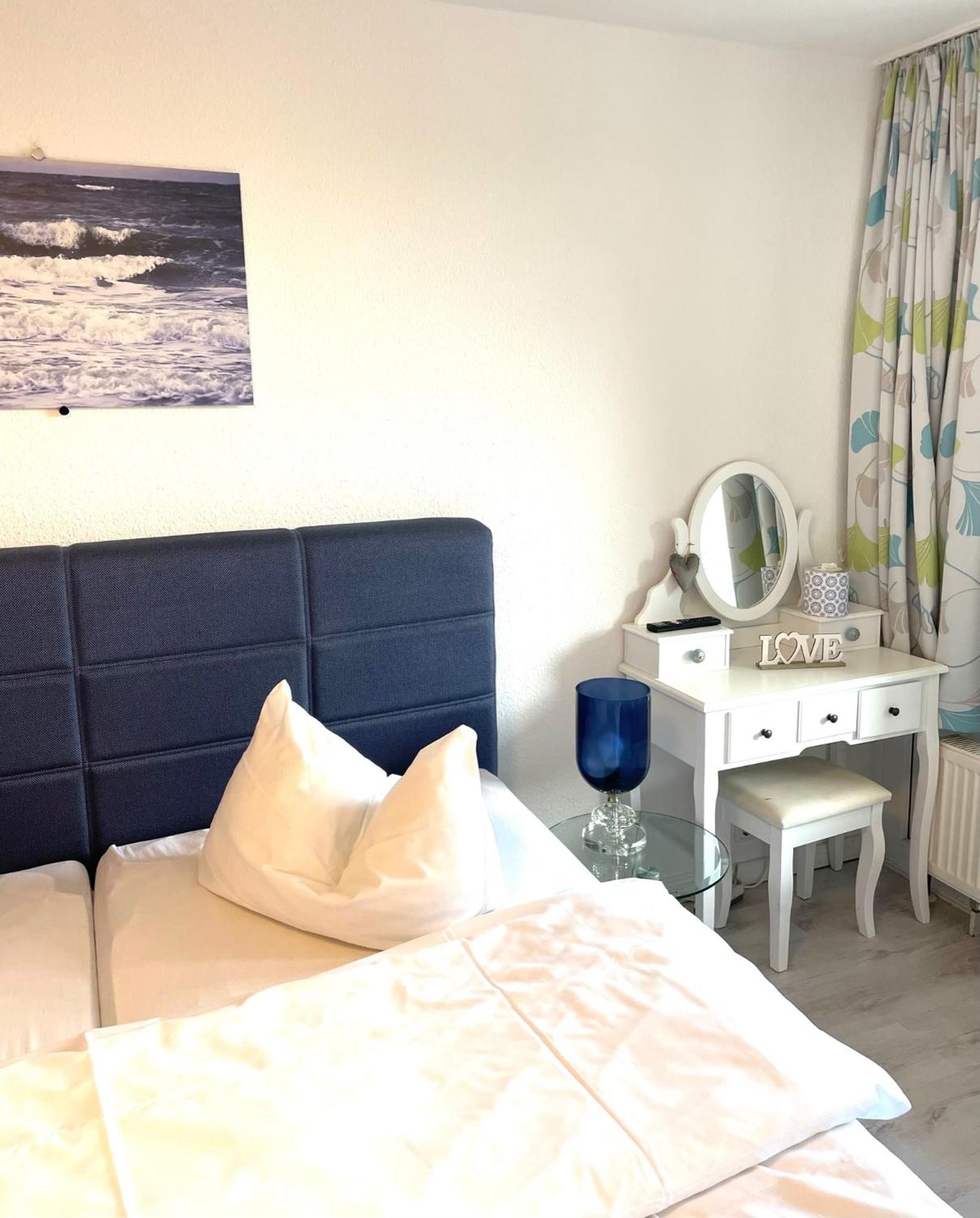 Two-Bedroom Apartment - Photo 19