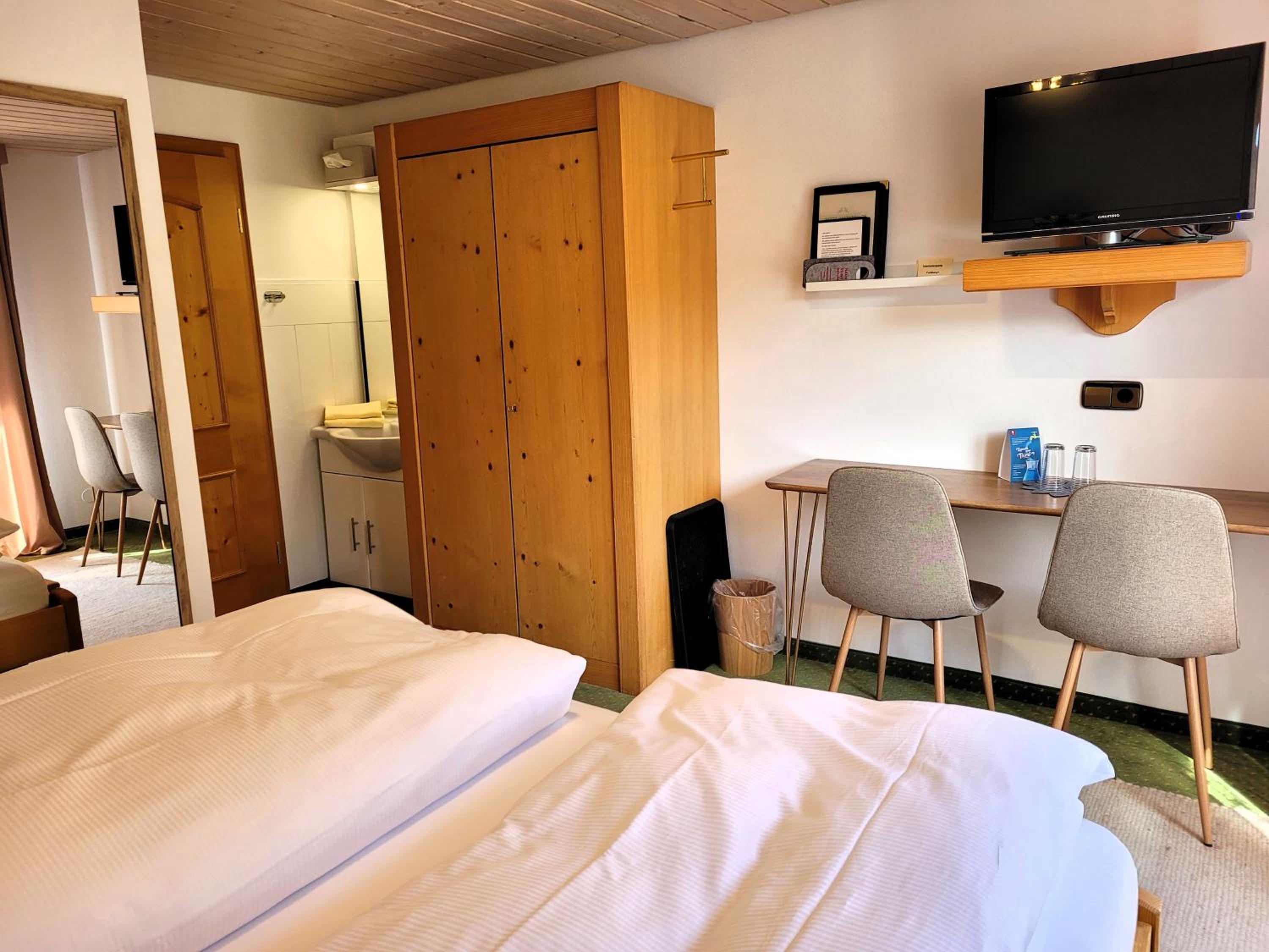 Small Double Room photo 1
