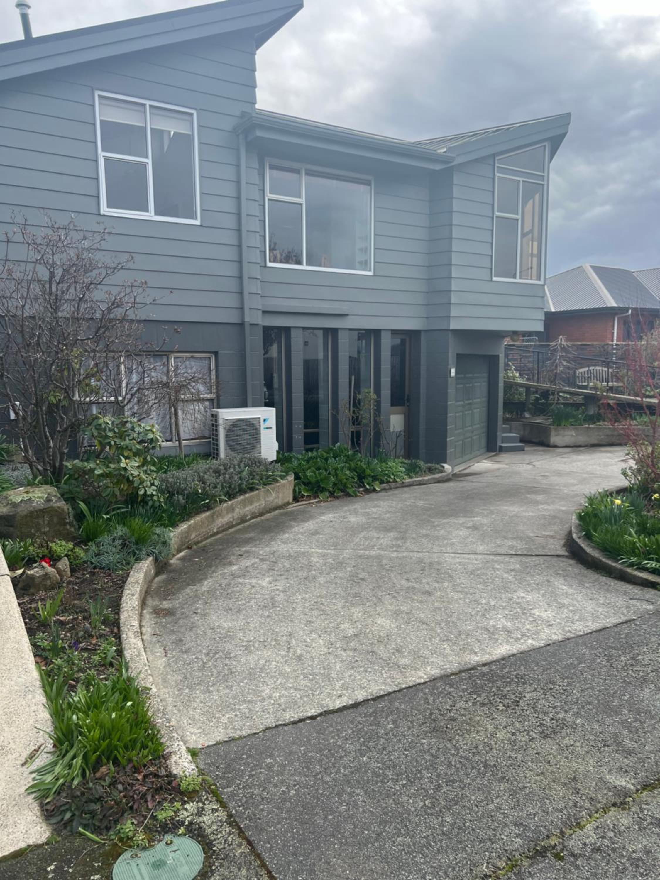 Three-Bedroom House photo 2