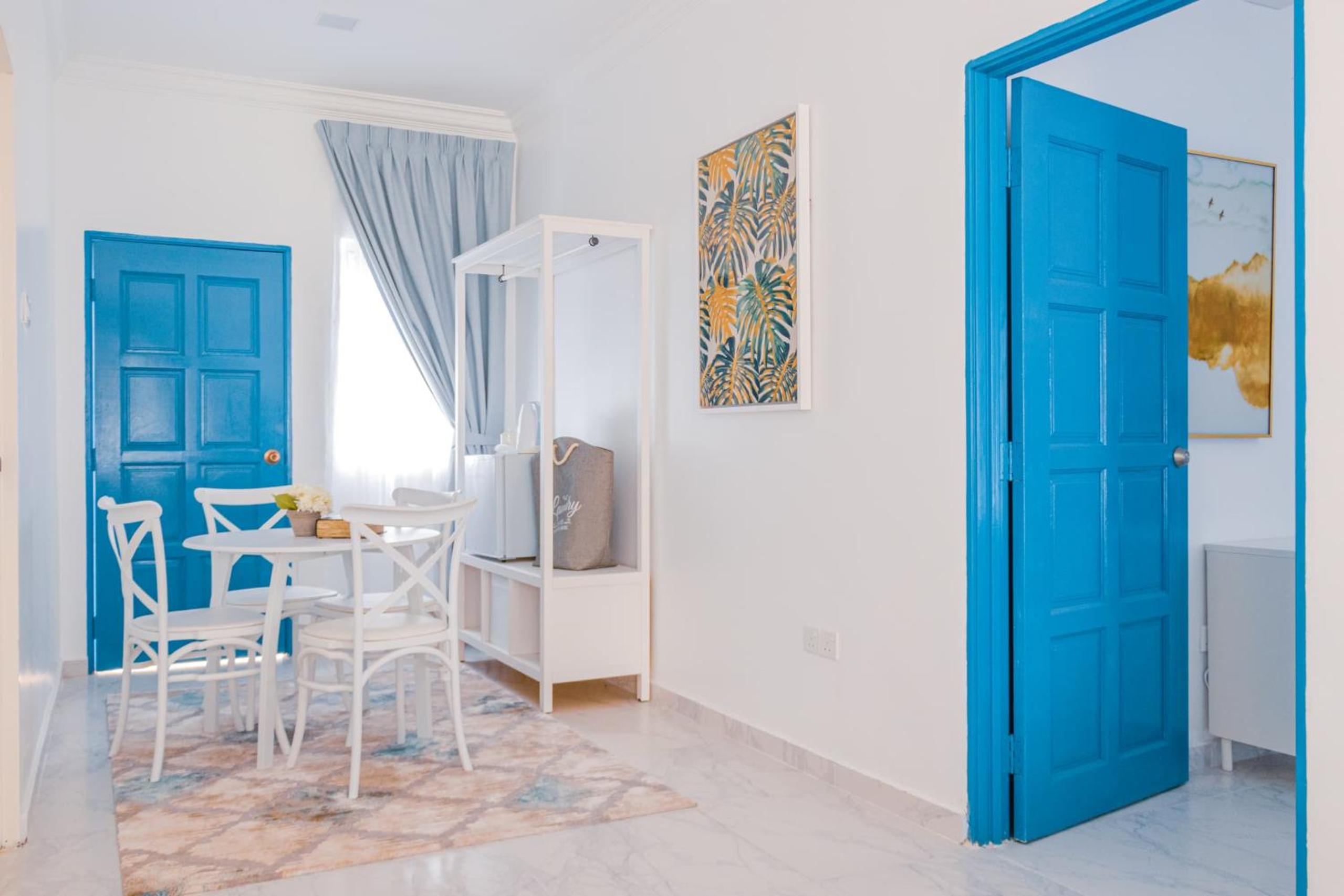 Triple Room with Pool View photo 2