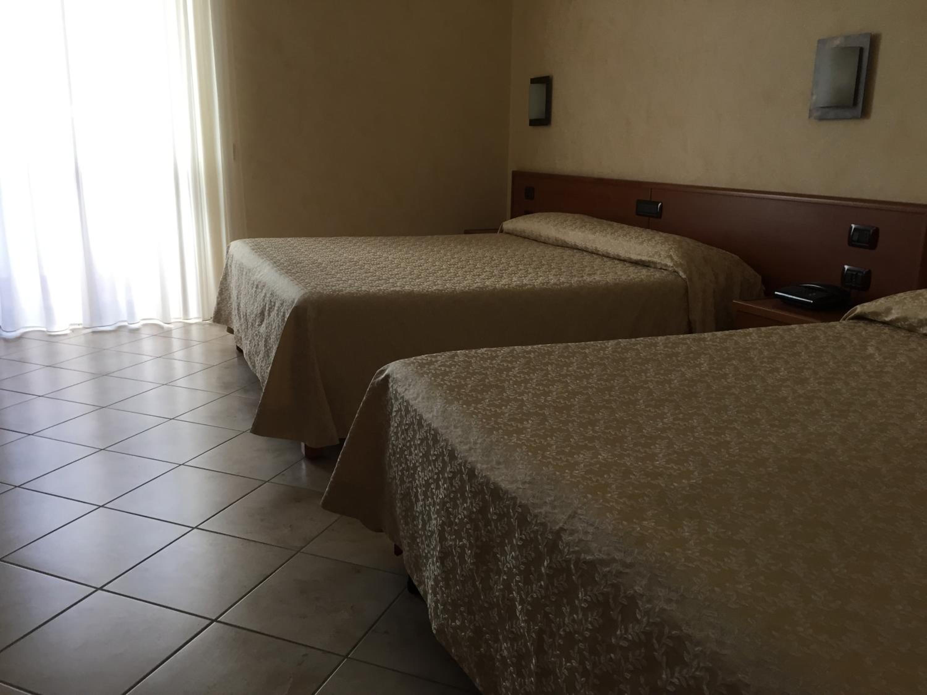 Triple Room - Photo 1