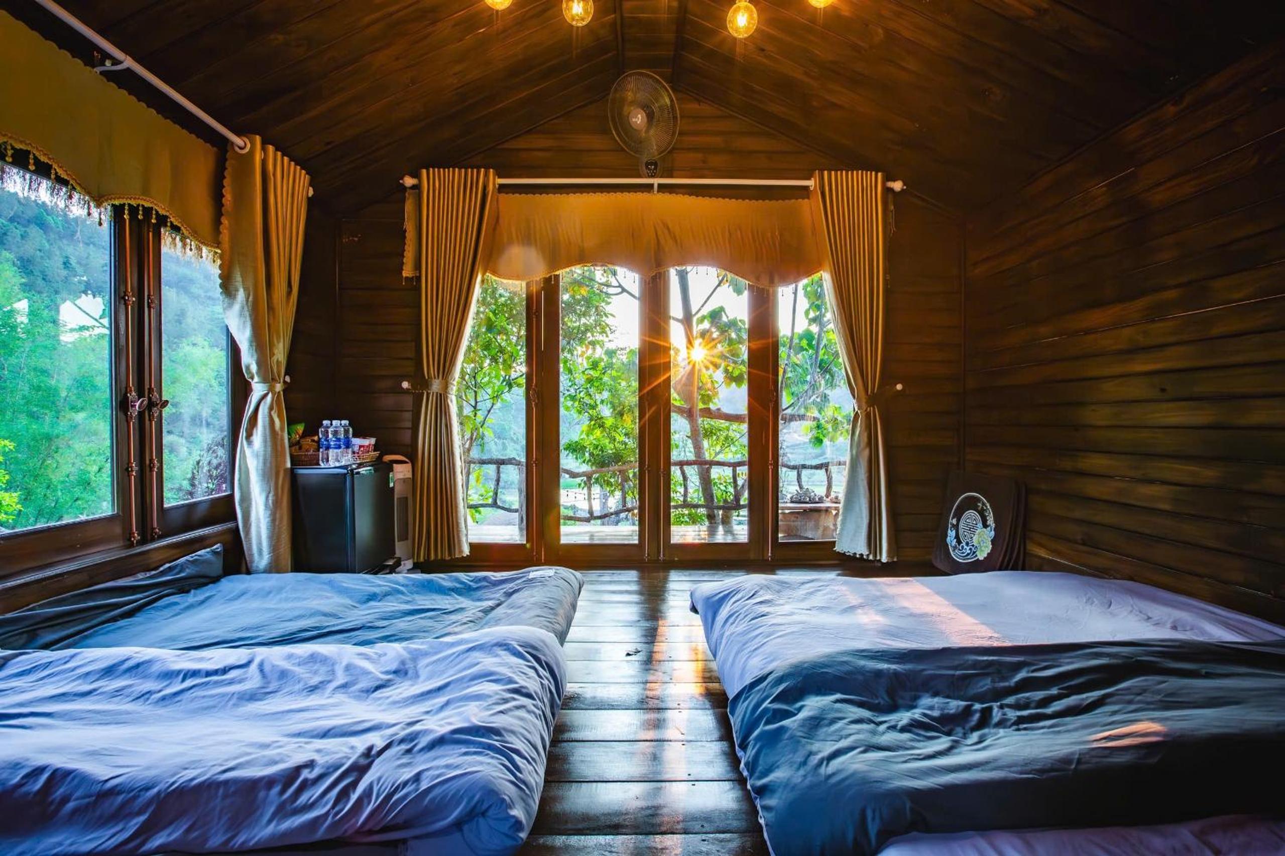 Quadruple Room with Mountain View photo 3