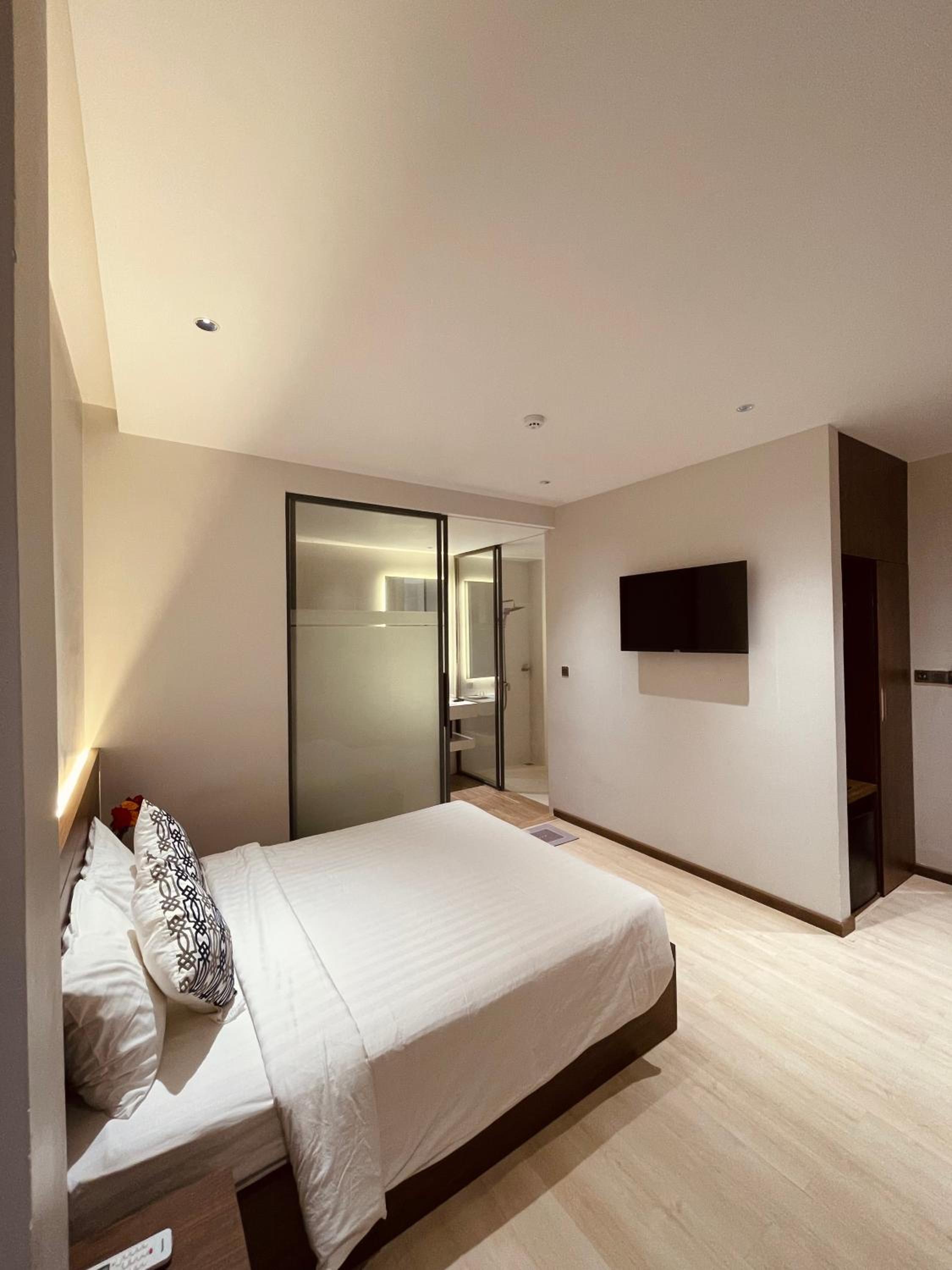 Triple Room with Bath
