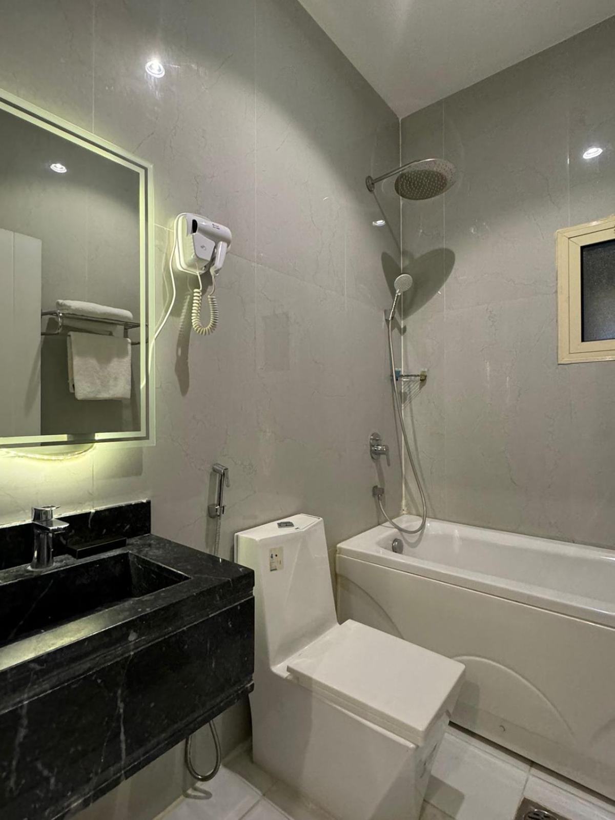 Twin Room - Photo 2