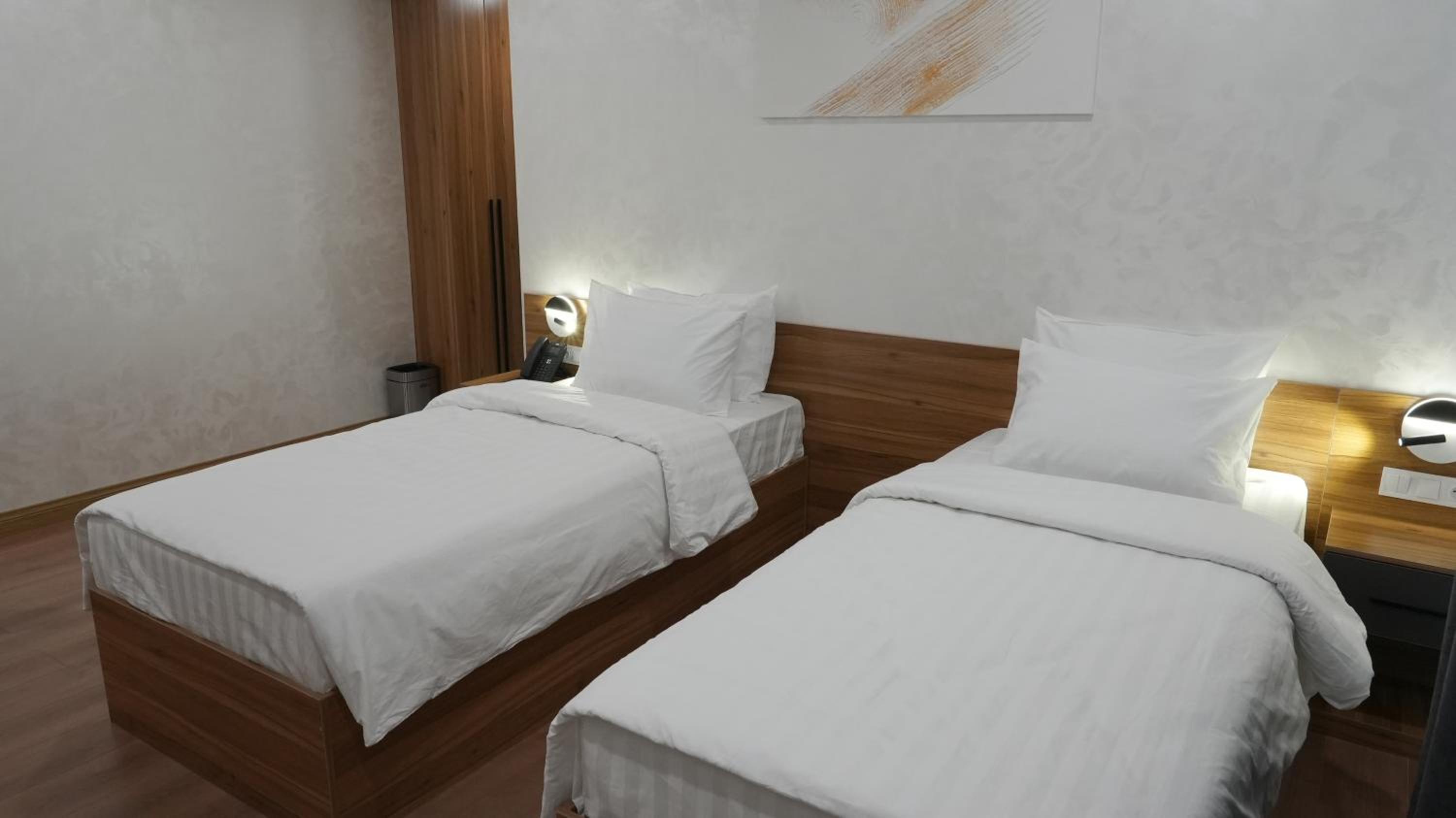 Standard Twin Room photo 2