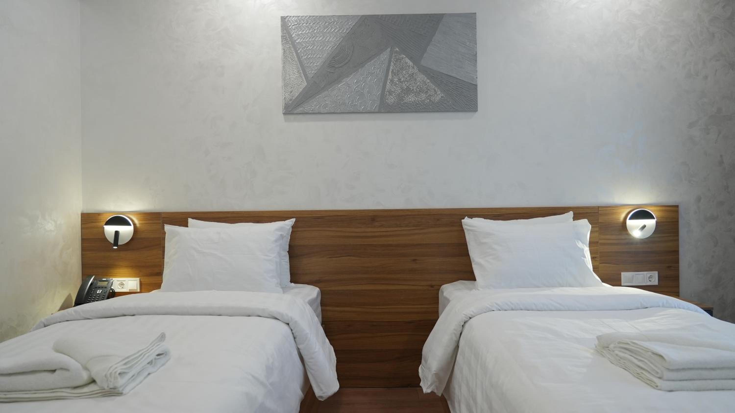 Twin Room With Balcony photo 3