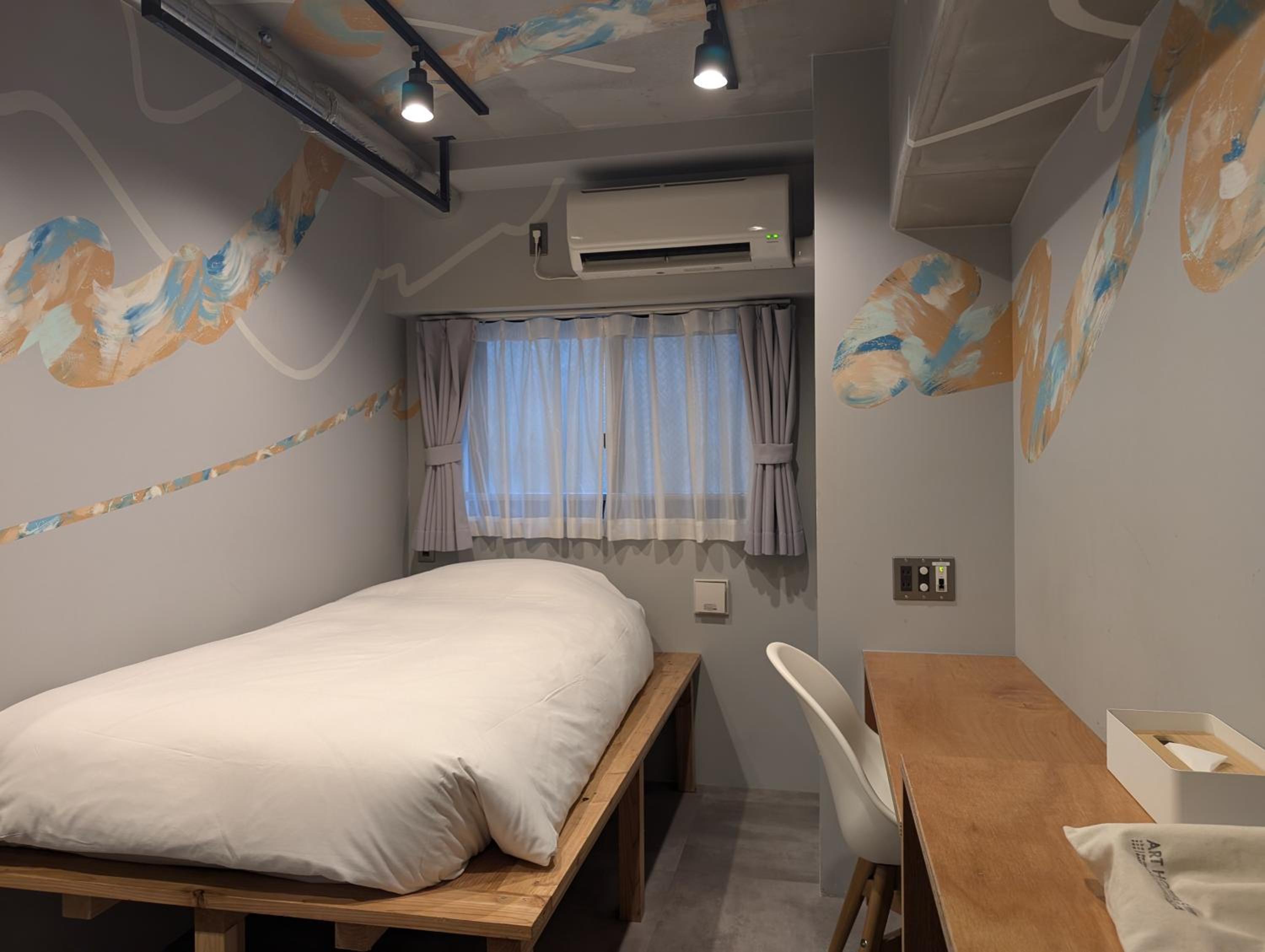 Single Room photo 1