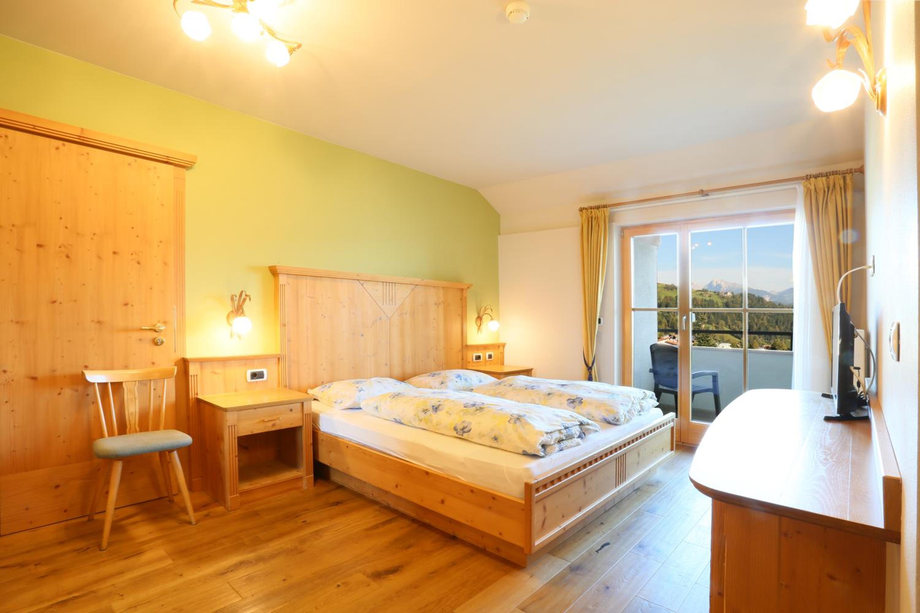 Double Room with Mountain View