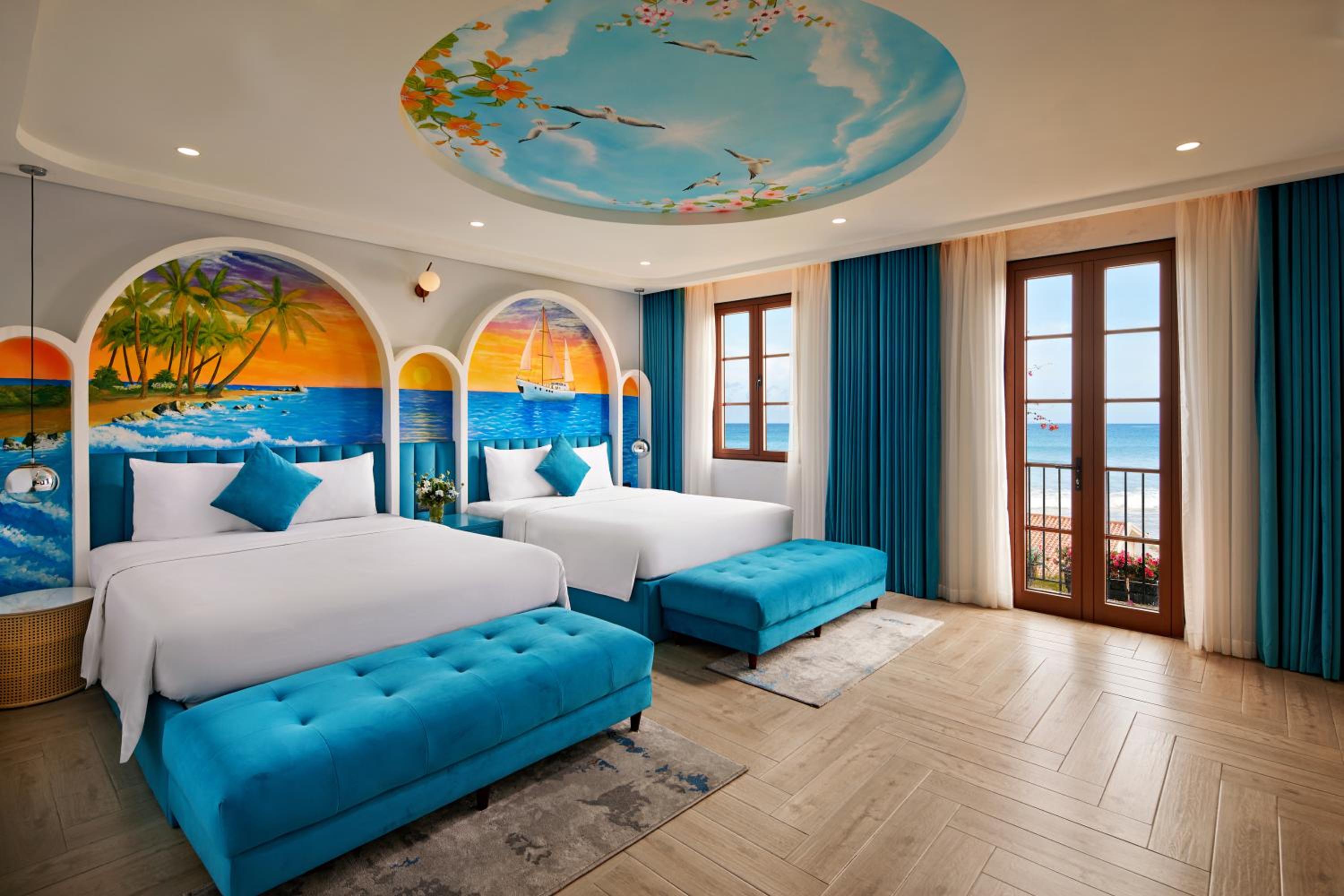 Saphira, Ocean View, 2 Queen Beds with Balcony photo 2