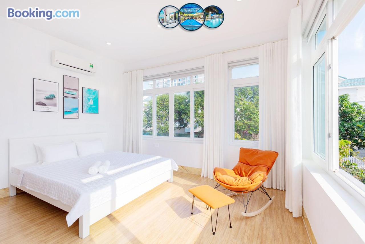 Villa photo 2