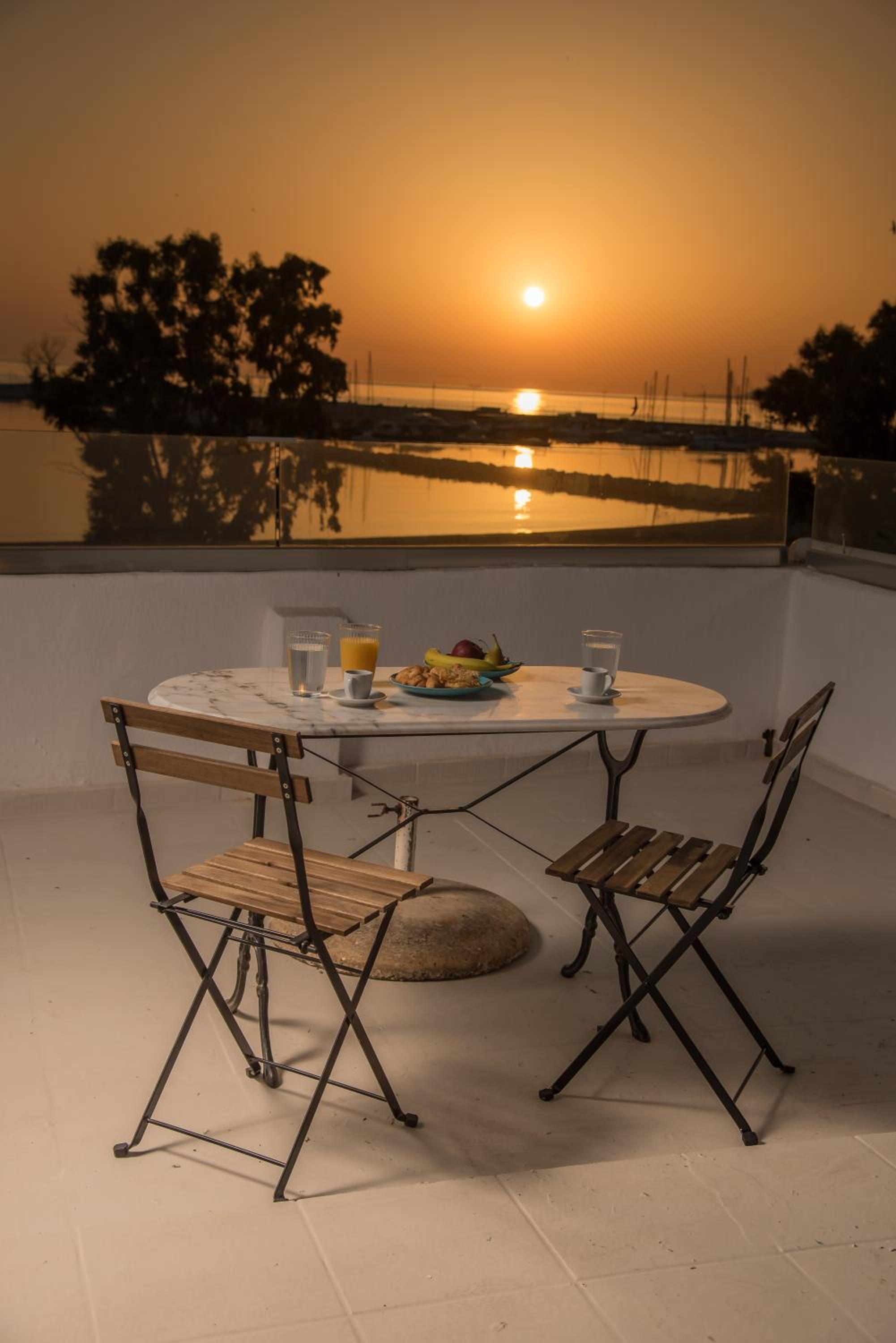 Apartment with Sea View - Photo 8