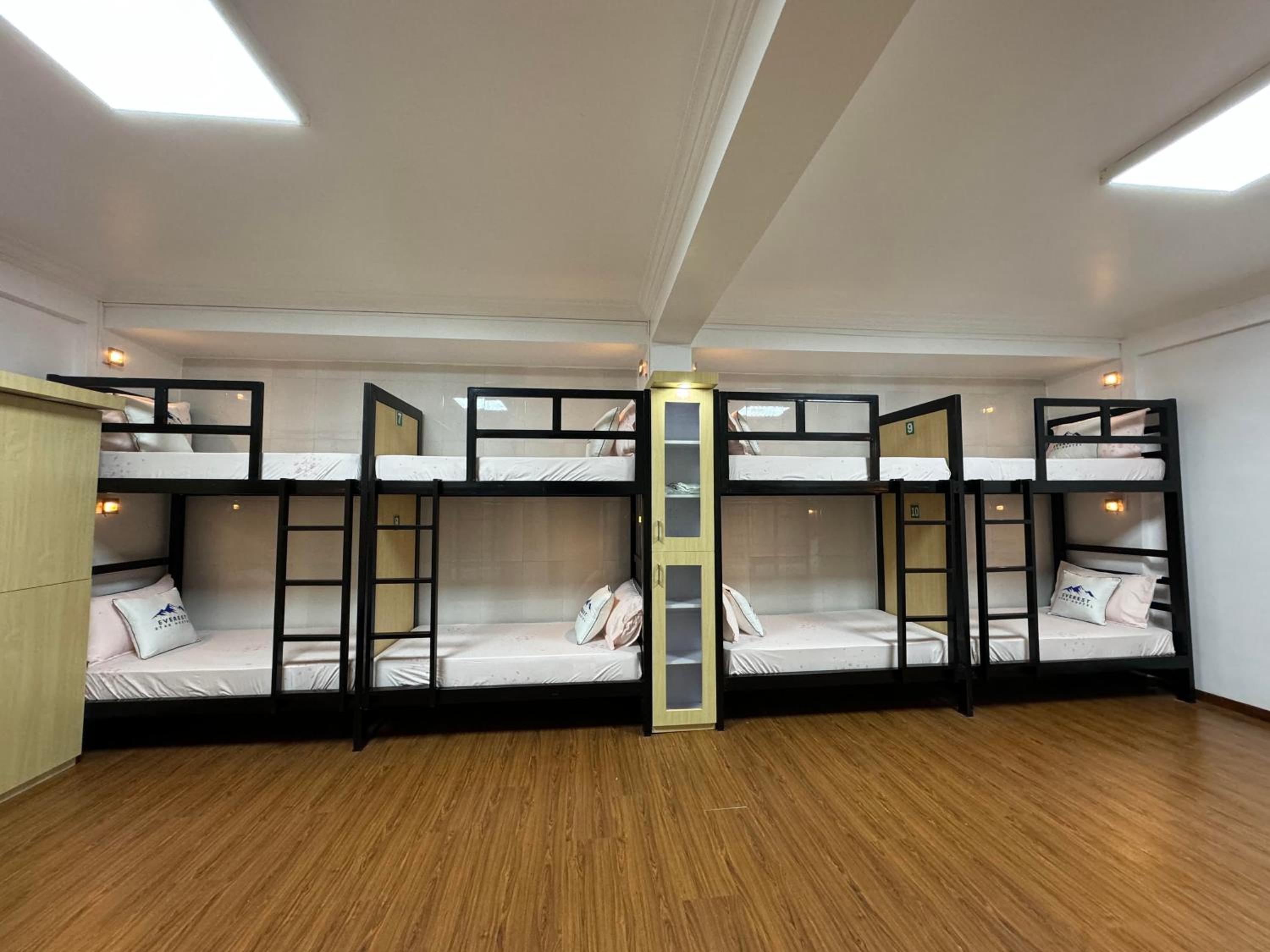 6-Bed Female Dormitory Room photo 3